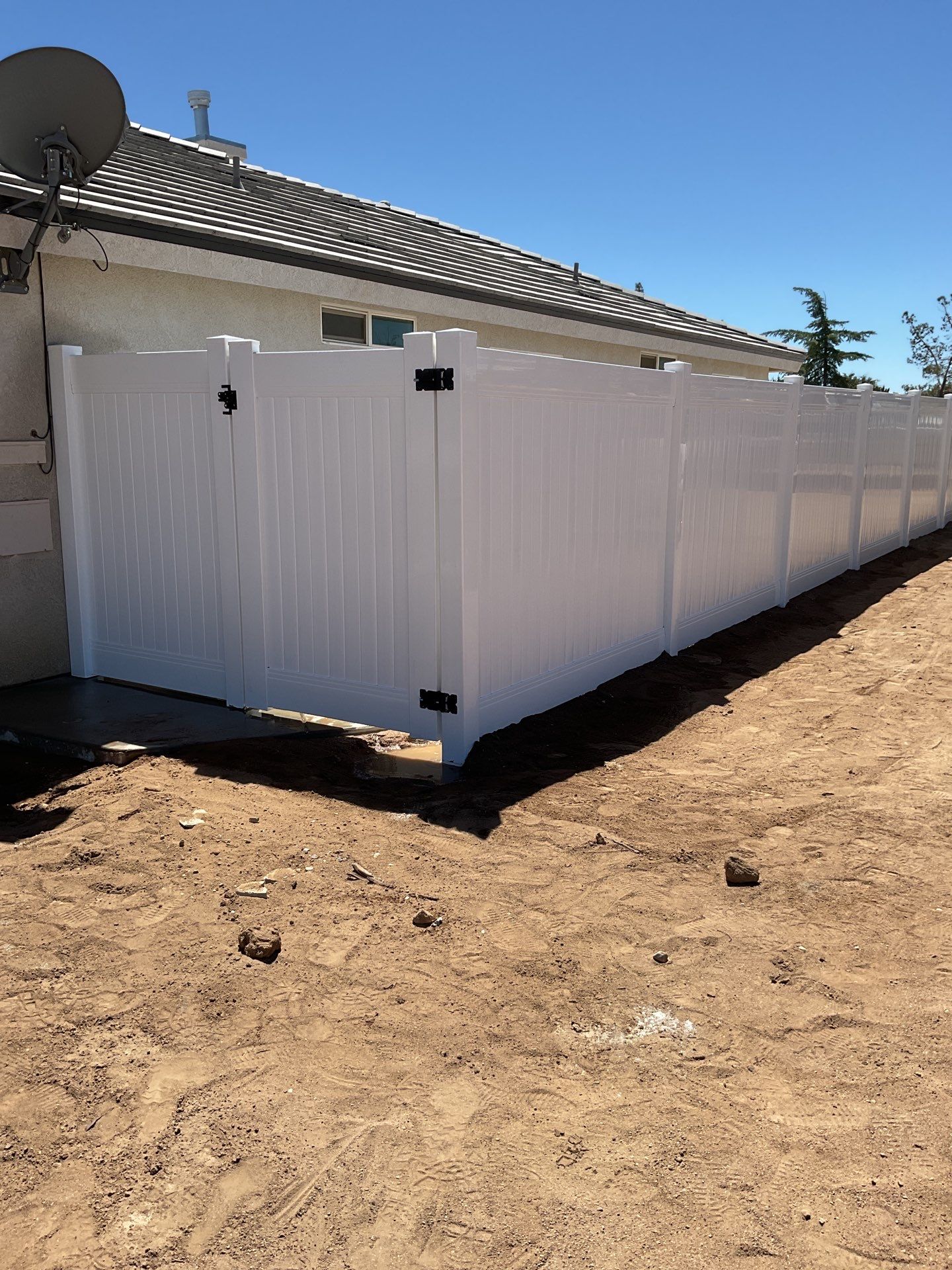 Fence Installation using Vinyl by Fence Guys Inc. 