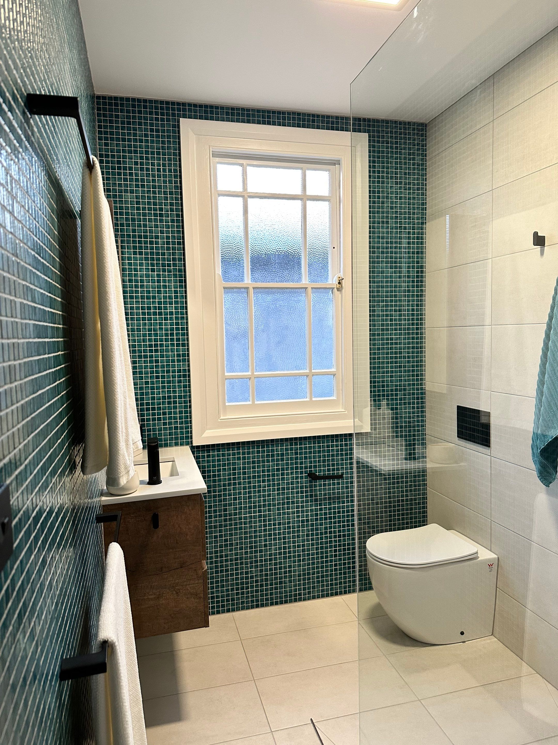 Small Main Bathroom Renovation by Re-seal Bathrooms