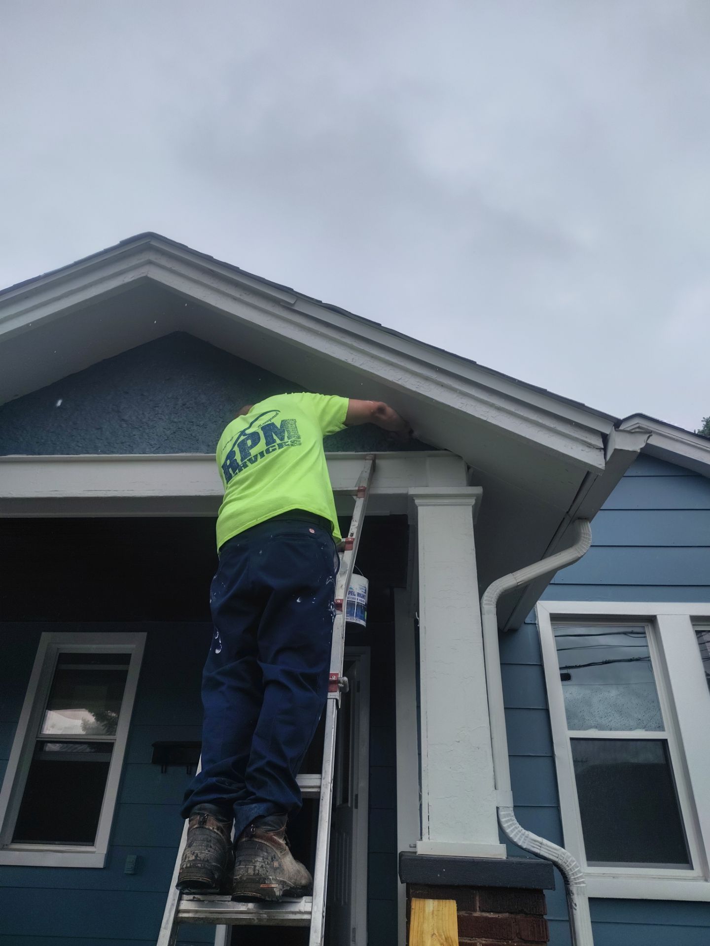 Complete Residential Interior Renovation and Exterior Roof Replacement in Dunbar by MAJO
