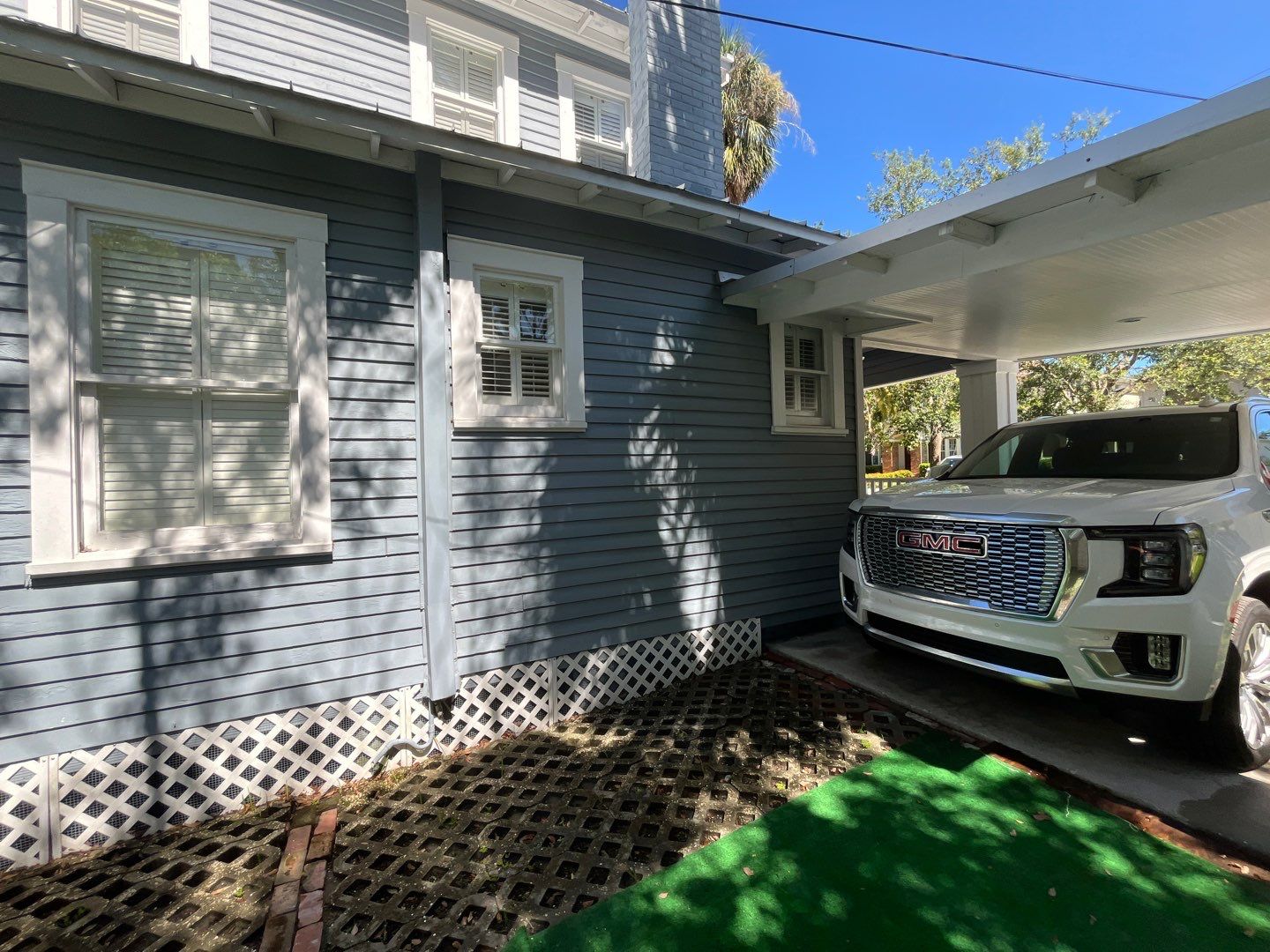 Harbor View Bungalow by Bayshore Exteriors
