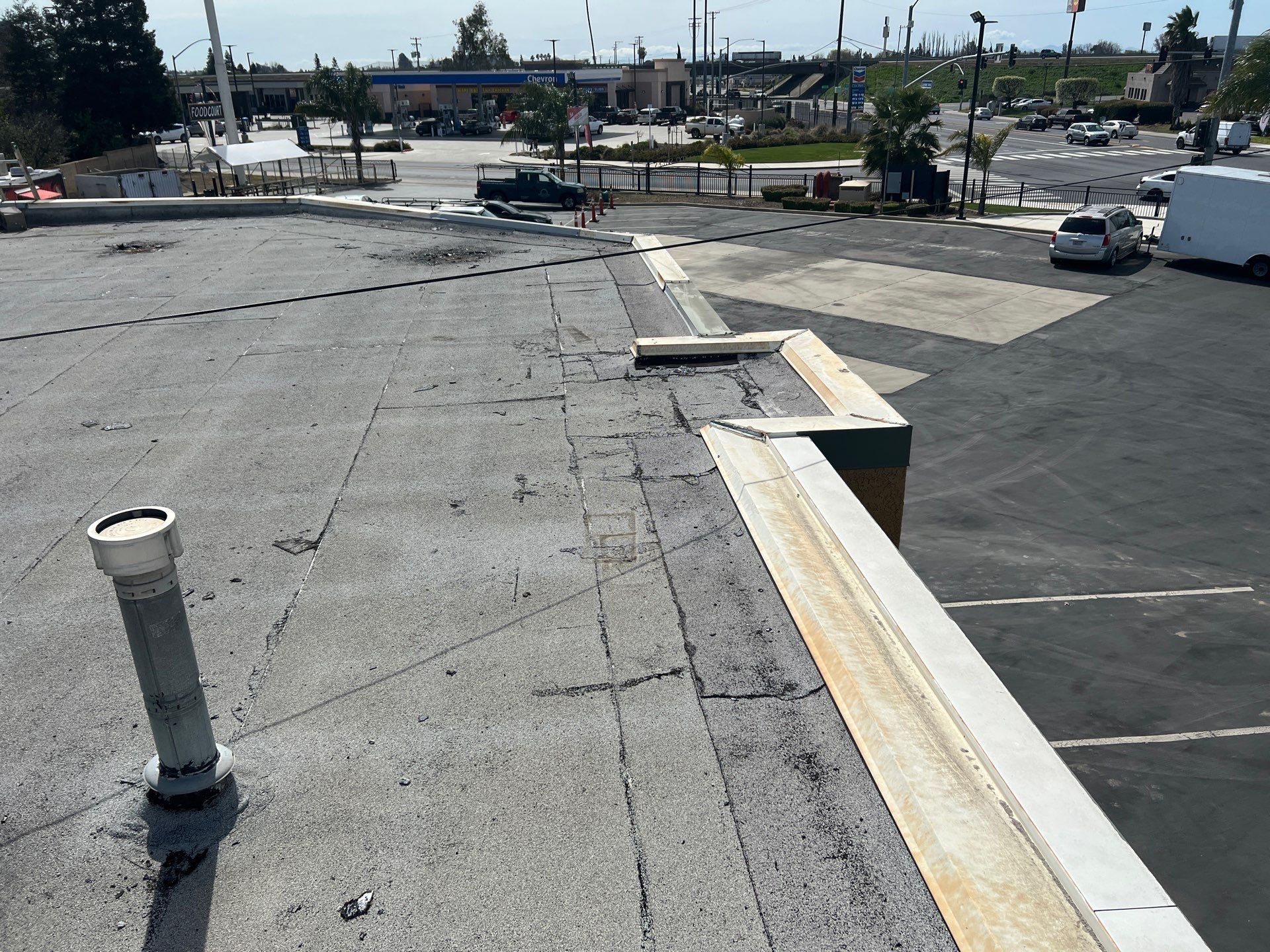 TPO single-ply roofing system using GAF Everguard 60 mil by Straight Edge Roofing Inc