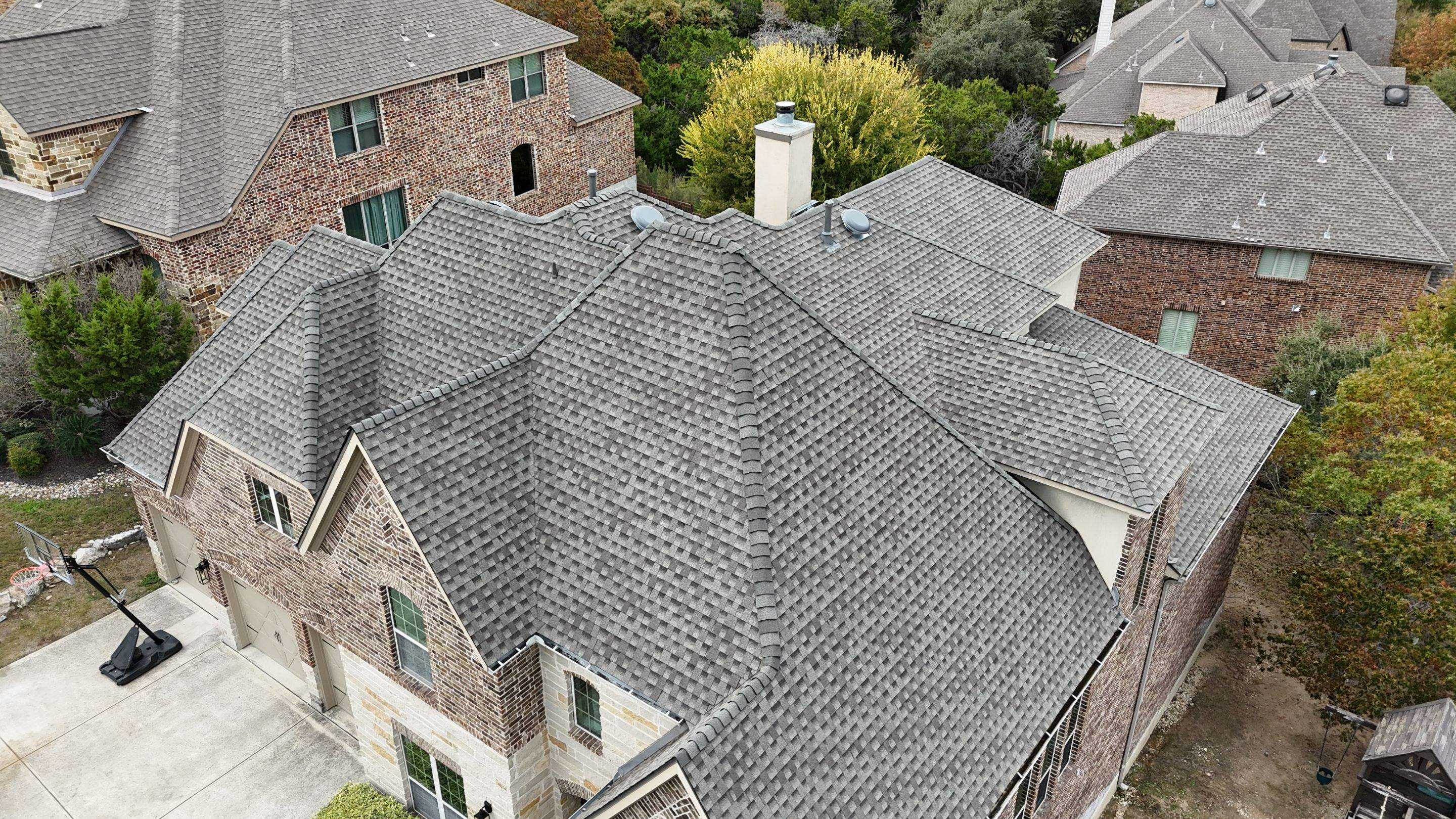 GAF HDZ - Weathered Wood by Elite Roofing LLC