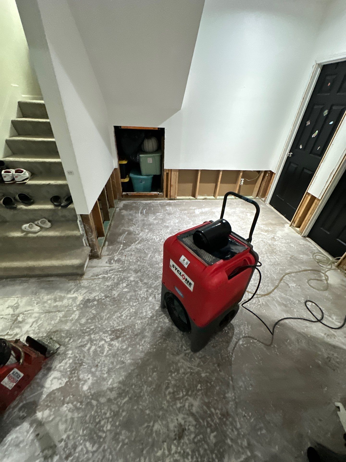 Full-Service Water Damage Mitigation and Structural Drying in Lone Jack by Fine Restoration