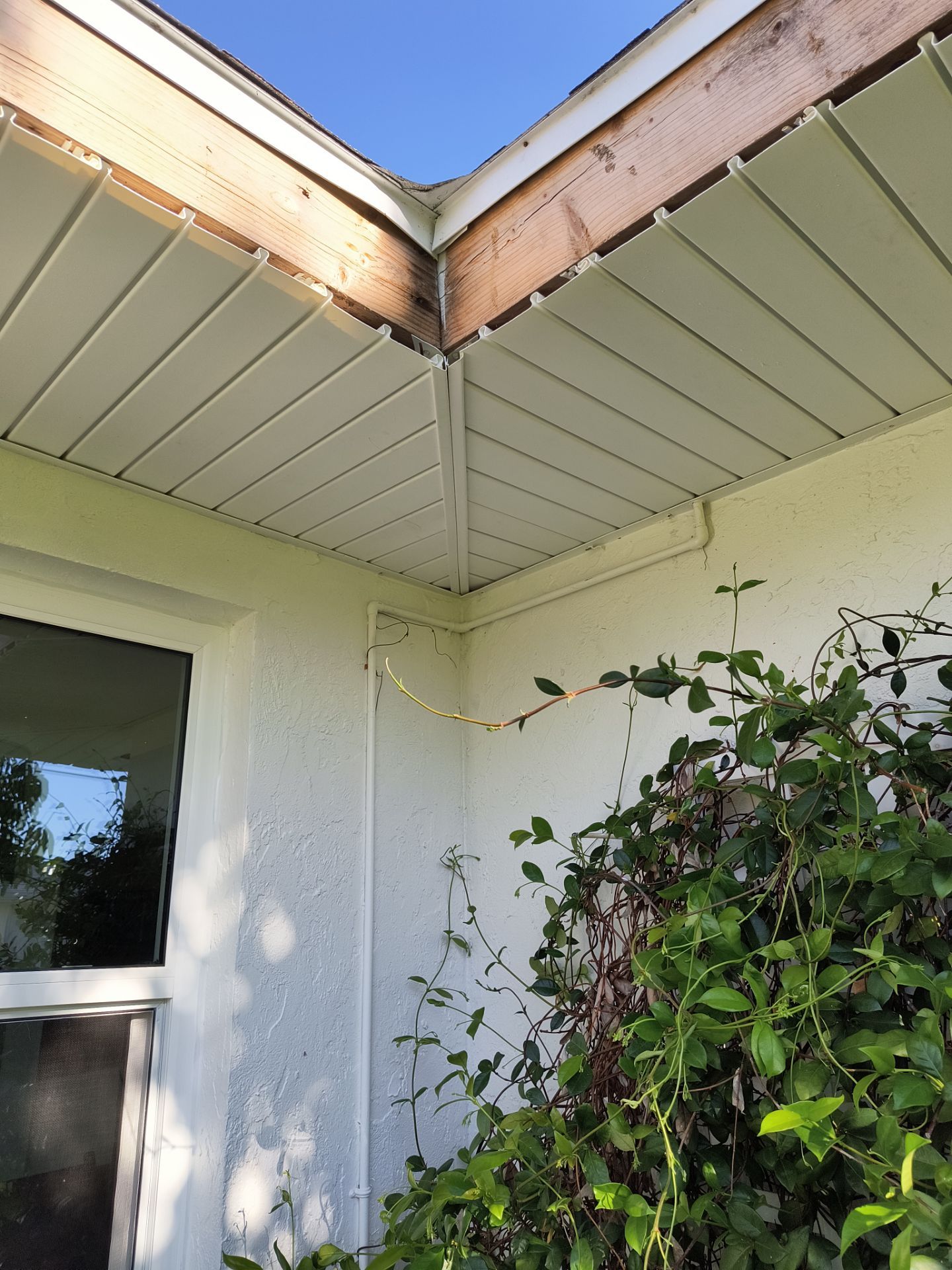 Aluminum White Soffit Installation in Sarasota FL by Gutter Professors