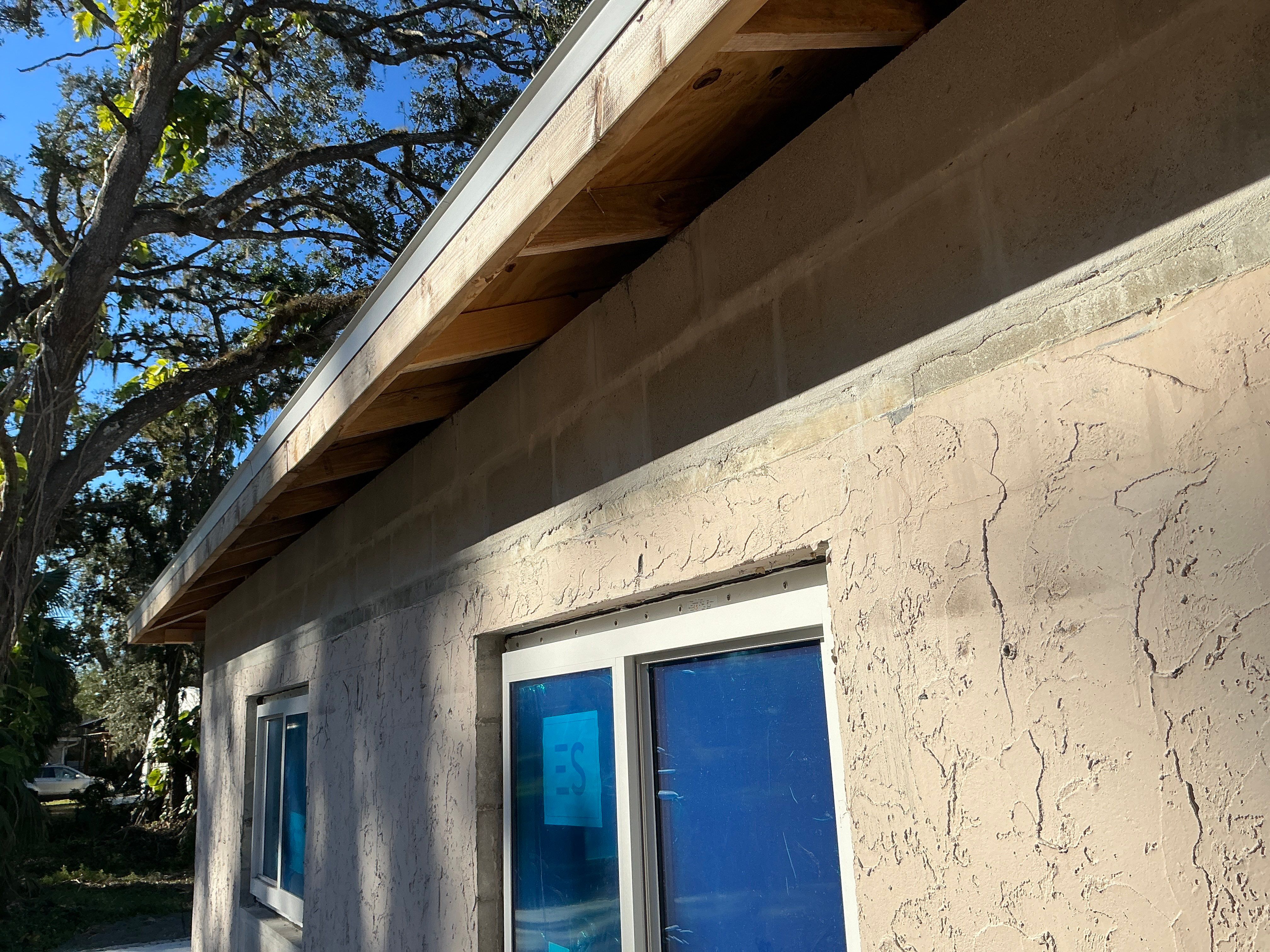 White Aluminum Soffit and Fascia Project in Bradenton FL by Gutter Professors