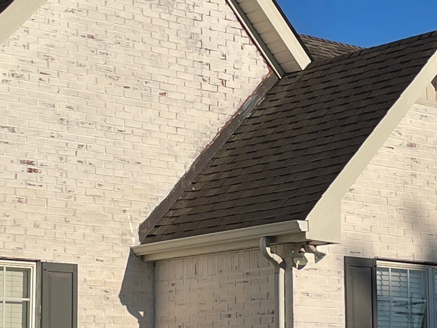 Residential Roofing Installation using Owens Corning Oakridge Roofing System by Undersun Roofing 