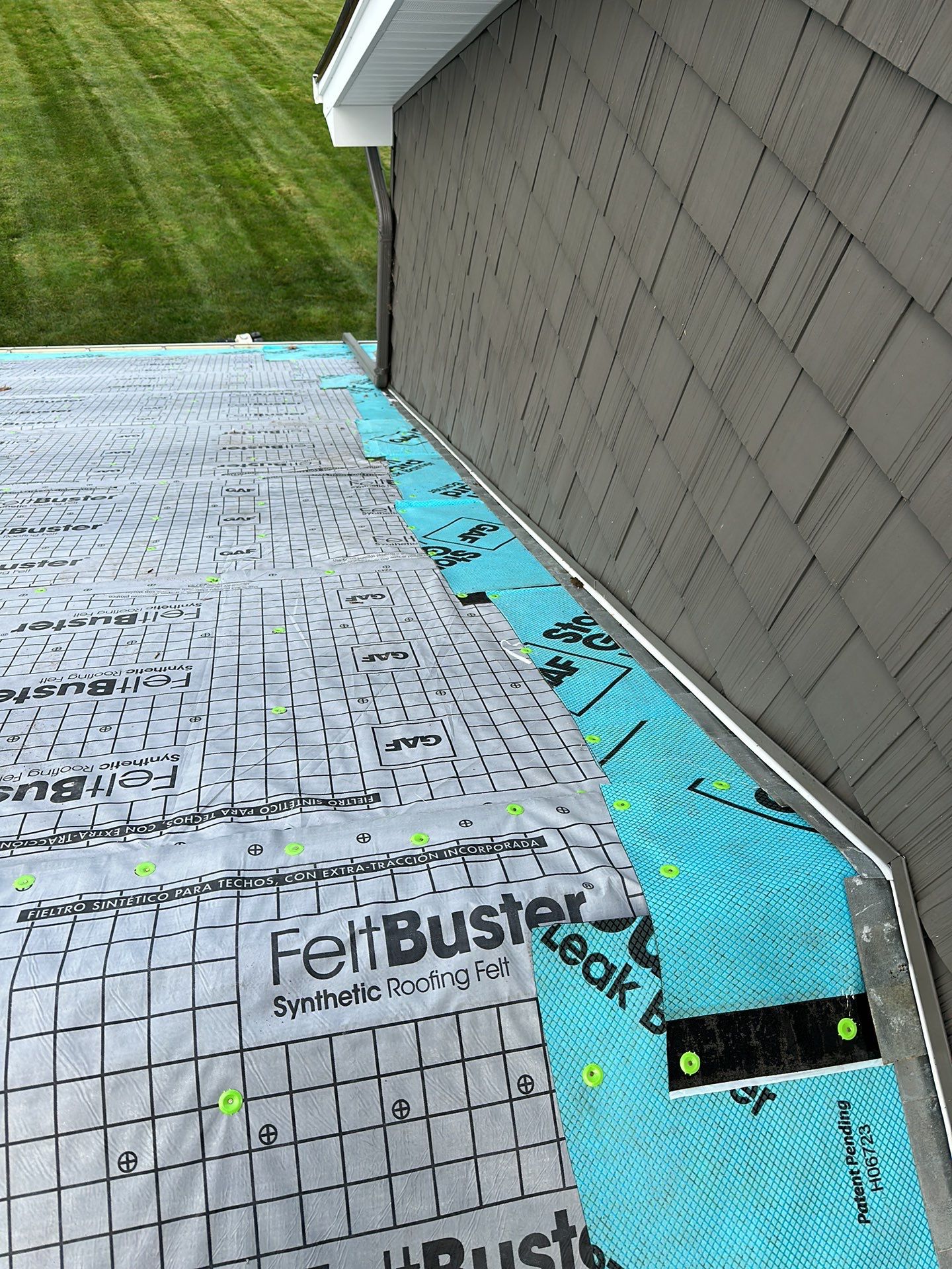 Residential Roofing Installation using Asphalt GAF HDZ by Artisan Roofing & Home Improvements Inc.