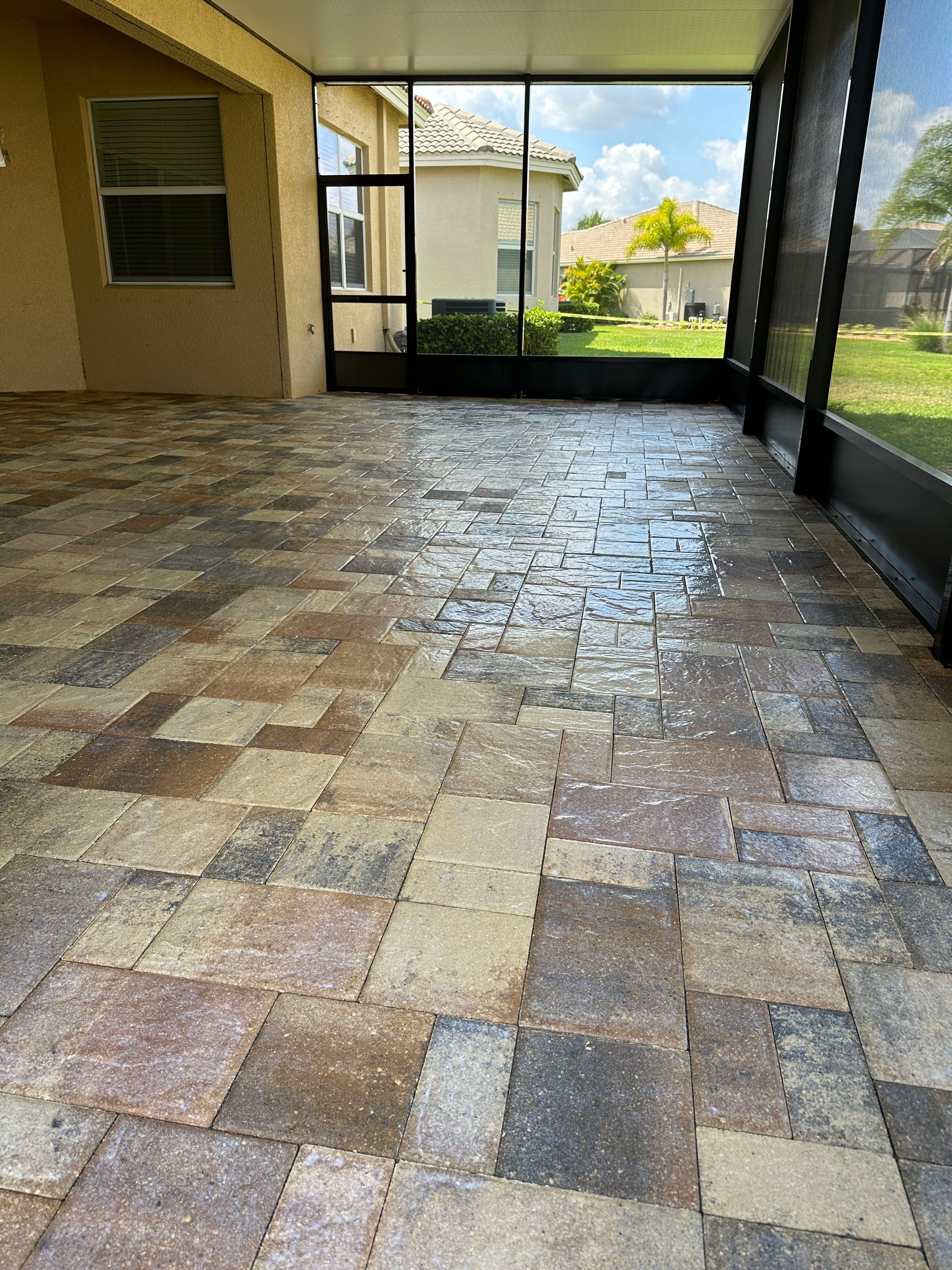 Paver Cleaning and Sealing in Wimauma Valencia Lakes by Supreme Paver Experts