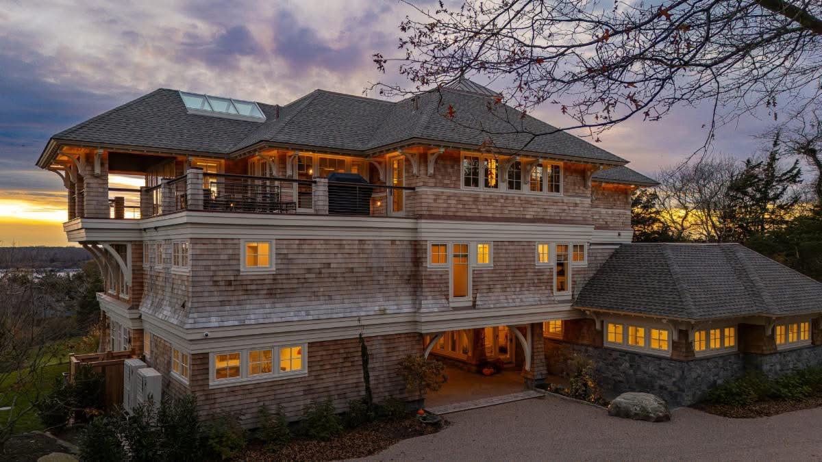 Jamestown Private Residence - Custom Home Build by Rinaldi Brothers