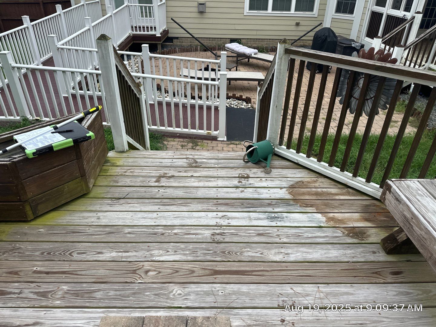 Wood Deck using Wood Sealant by DuraSeal