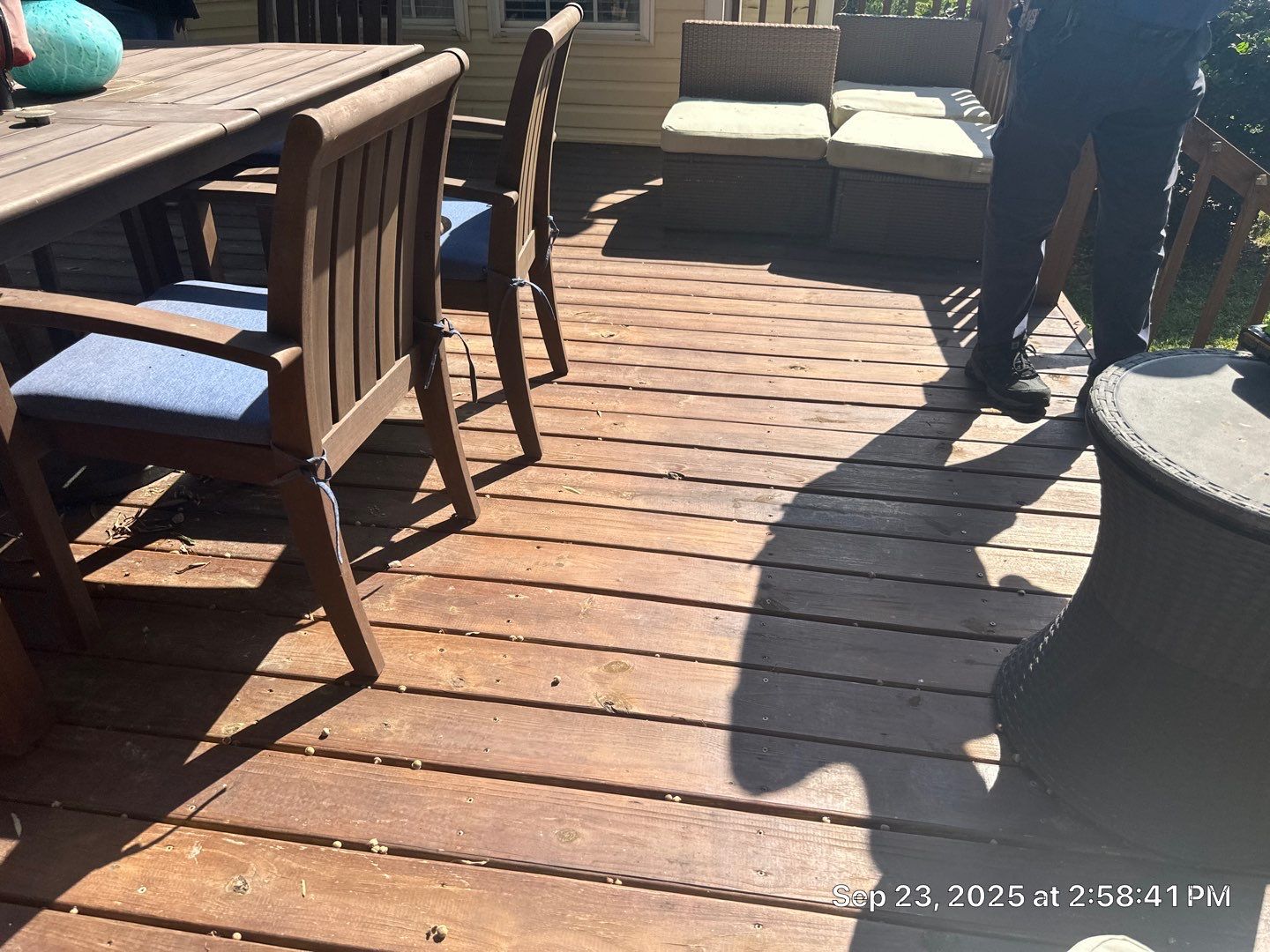 Wood Deck using Wood Sealant by DuraSeal