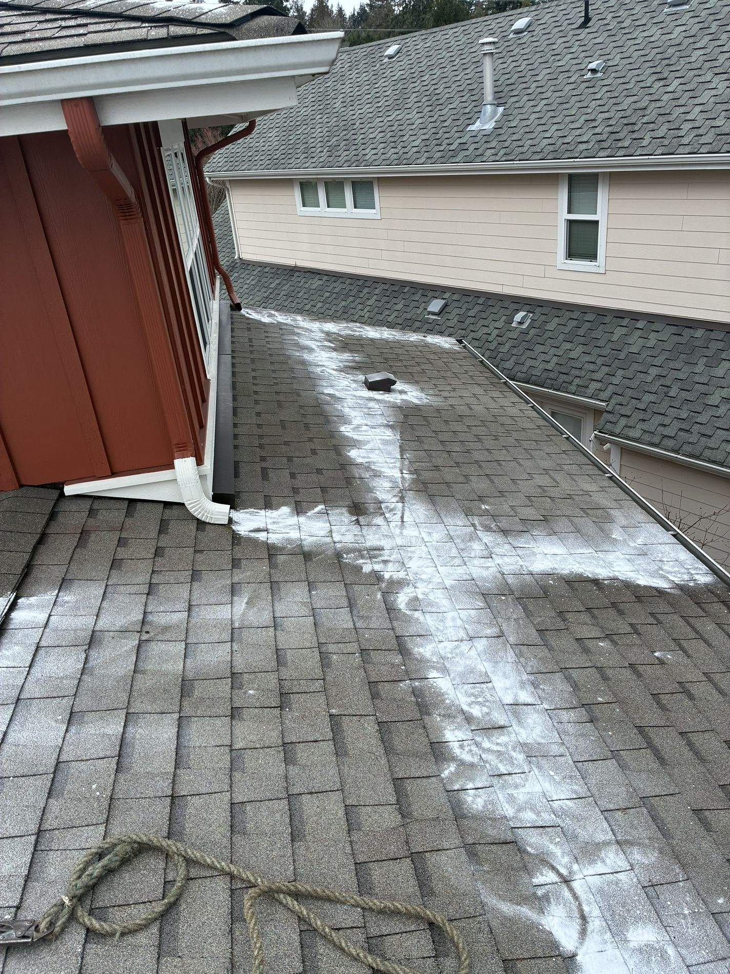 Residential Roof Cleaning in Bemerton, WA by Hanley Construction