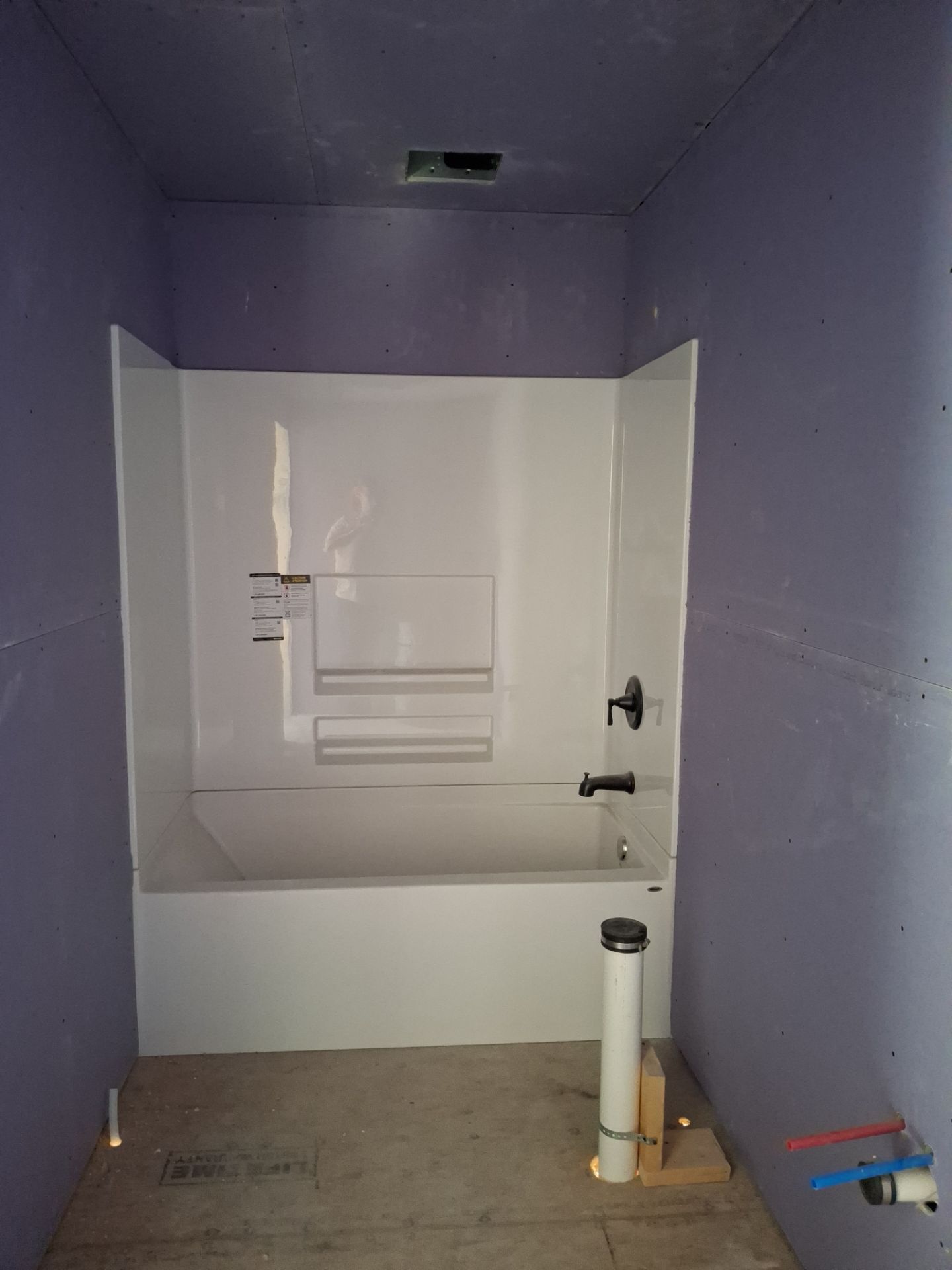 New construction Drywall  by Big Pine Panting Inc