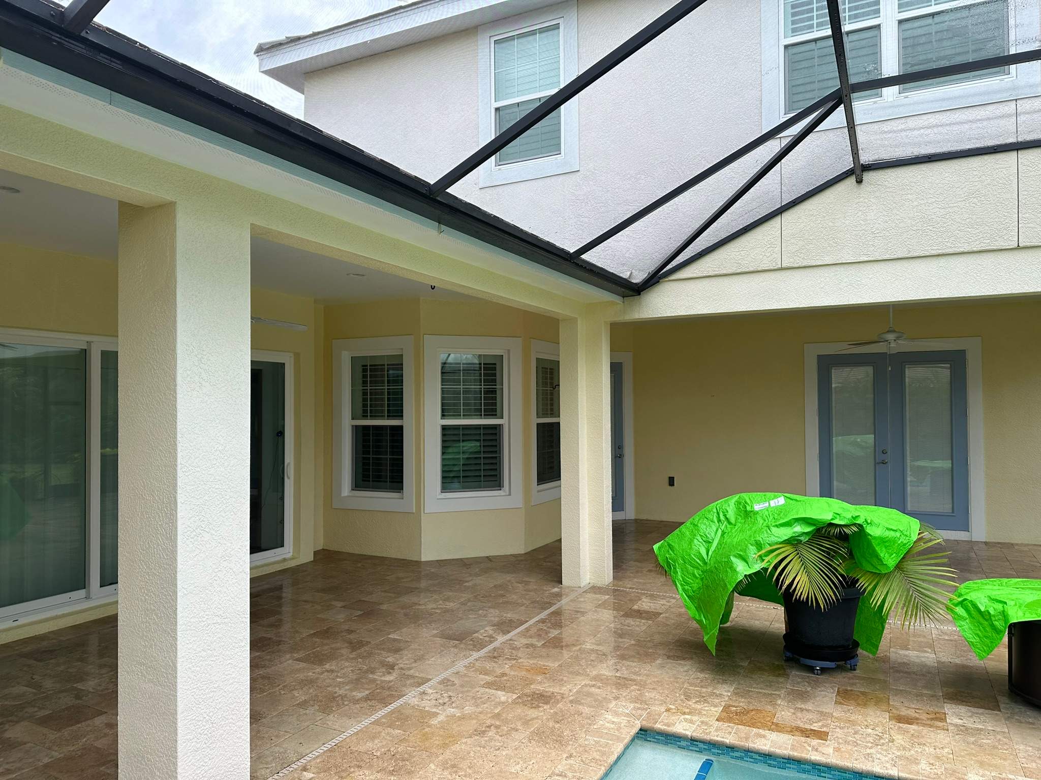 House Wash & Pool Screen Enclosure Cleaning in Winding River Community, Bradenton, FL | Sunshine AquaWash by Sunshine AquaWash