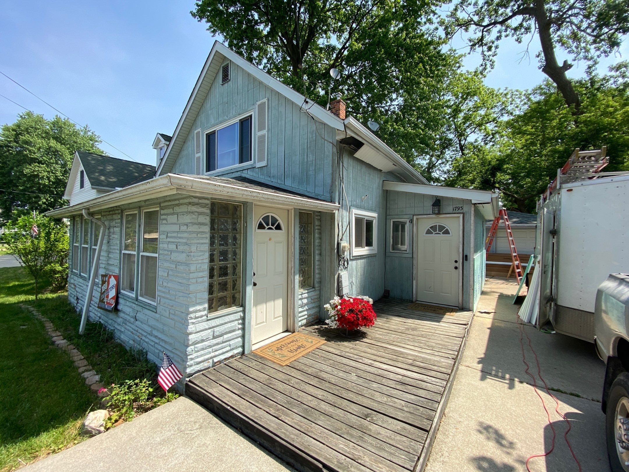 Siding Replacement using CertainTeed Restoration Classis D4 by 180 Contractors