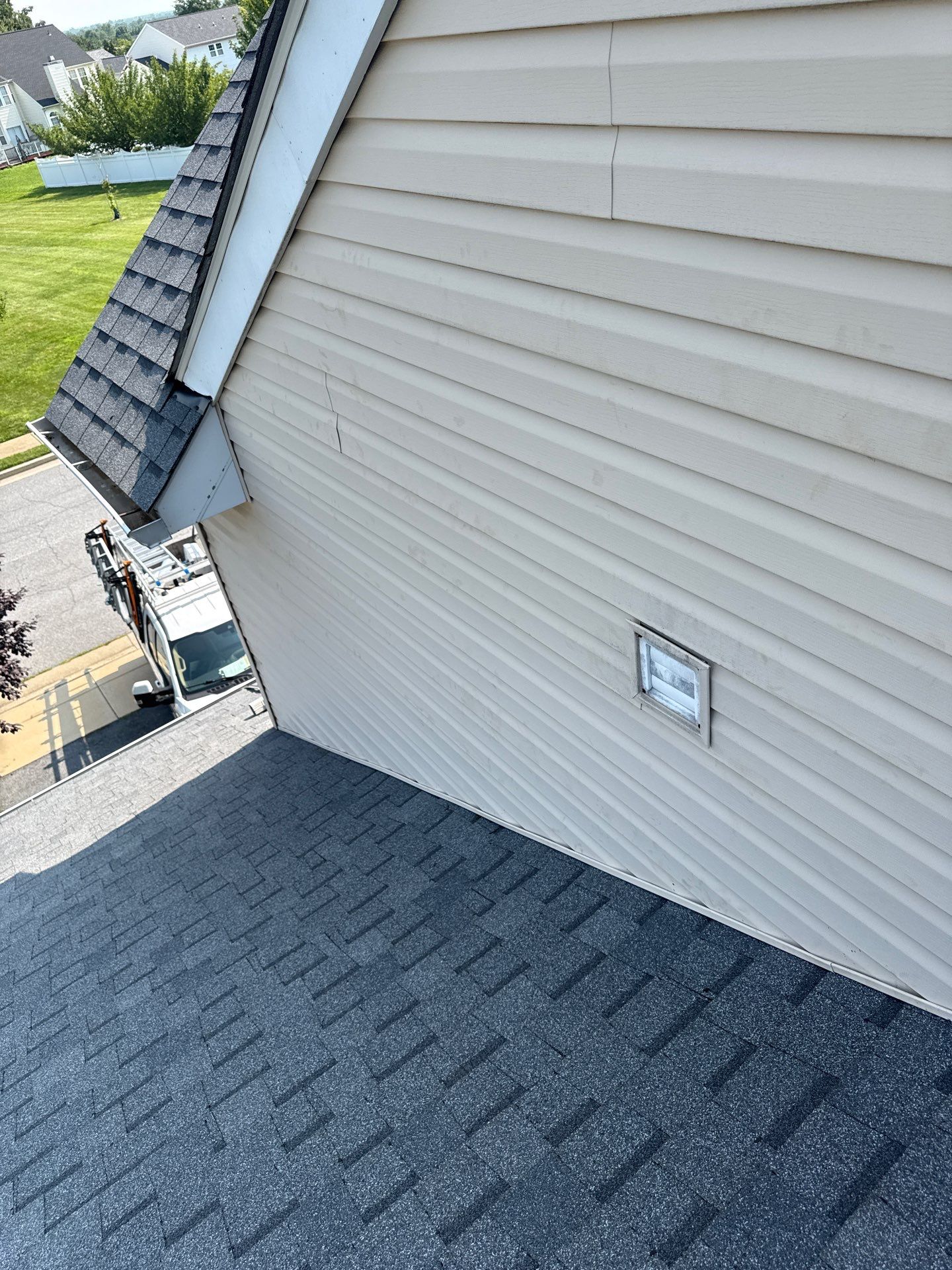 Vinyl Siding and Roof Flashing Repair in Thurmont, Maryland by Frederick Roof Repair