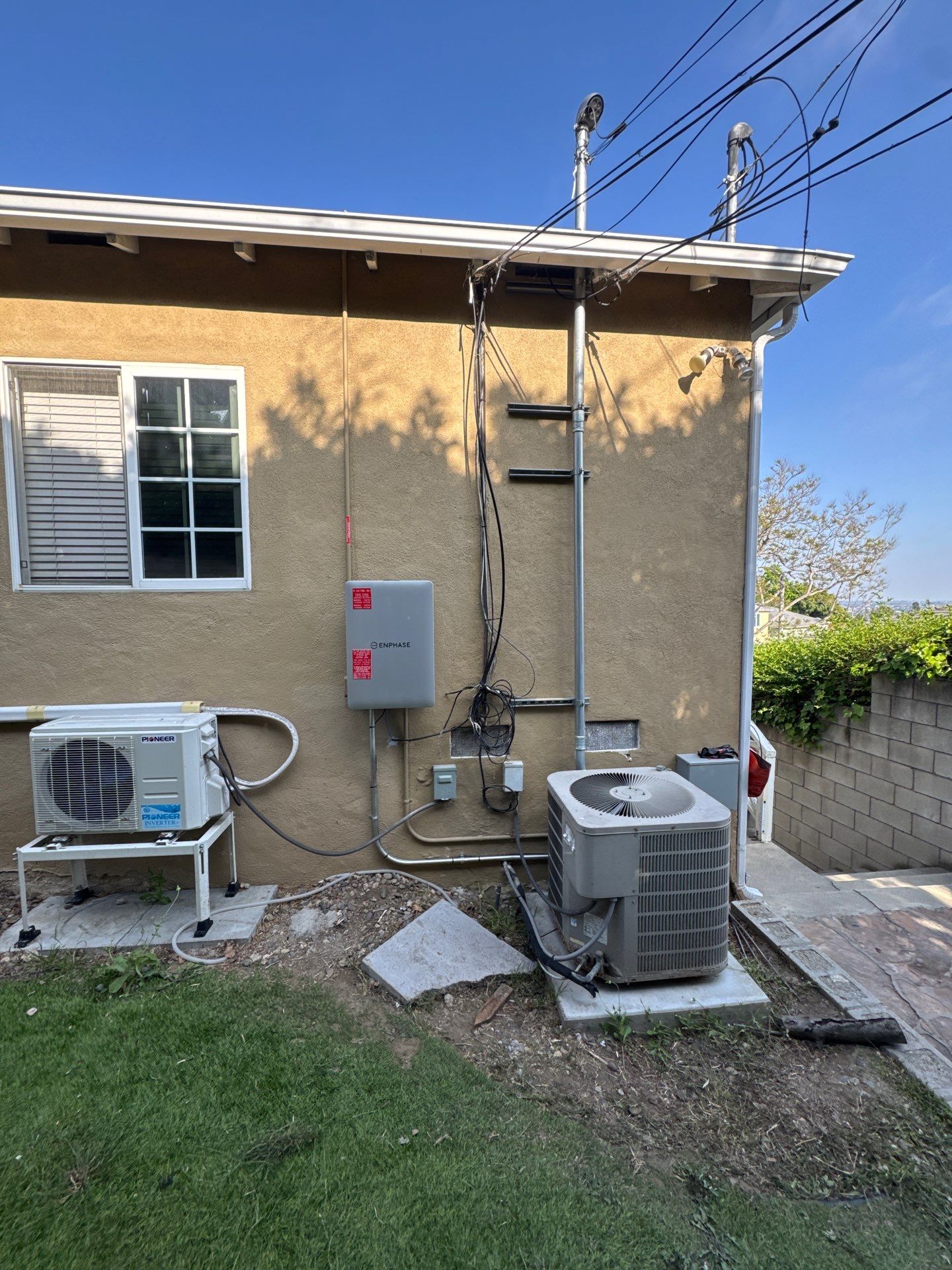Solar Panel and Enphase Battery Storage Installation in View Park-Windsor Hills by AWS Solar