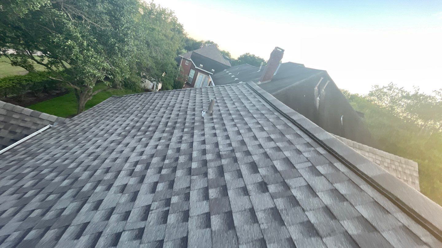 GAF HDZ - Weathered Wood by Elite Roofing LLC