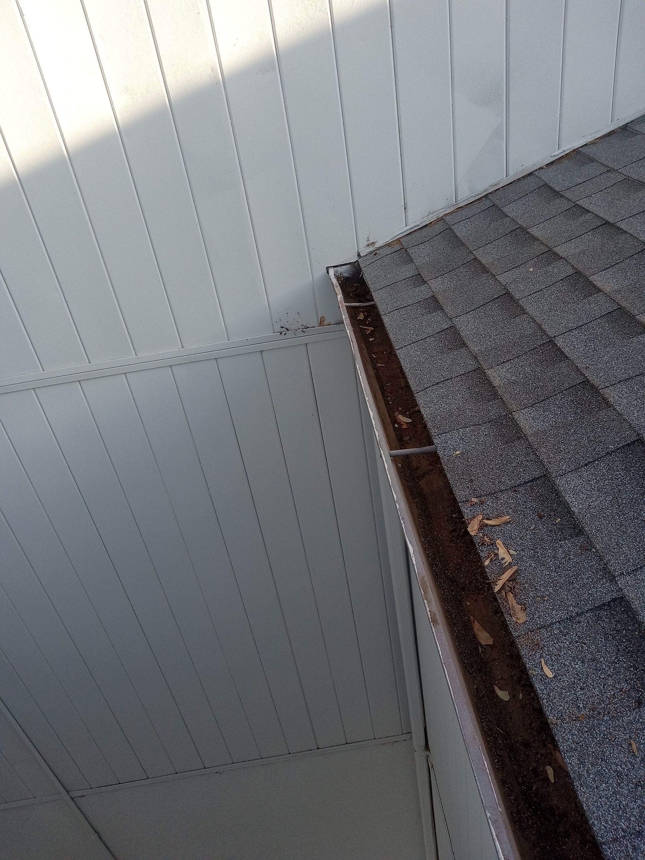 Commercial gutter cleaning Santa Fe, NM after photo with clean gutters