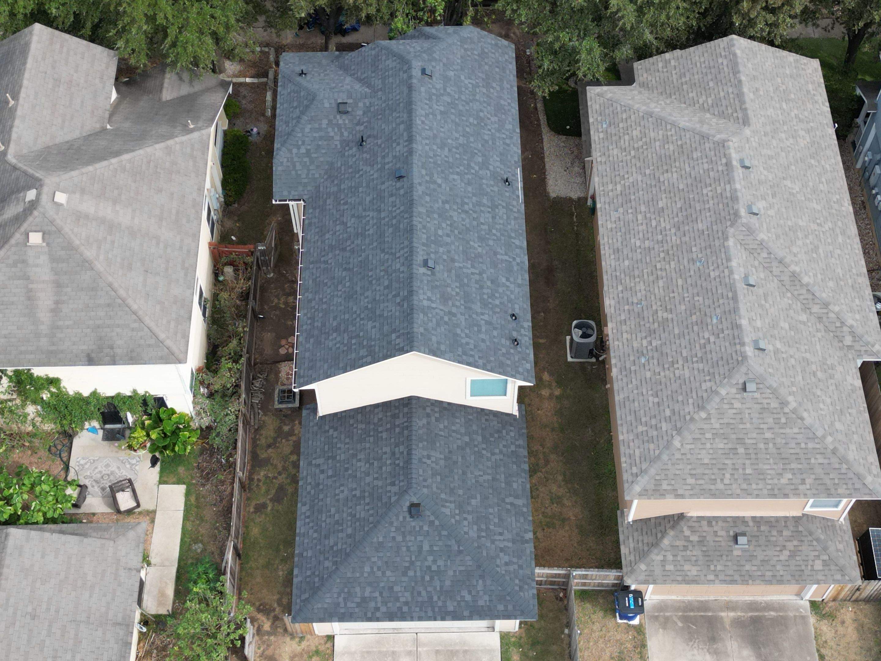 Onyx Black - TruDefinition Duration by RoofsOnly.com