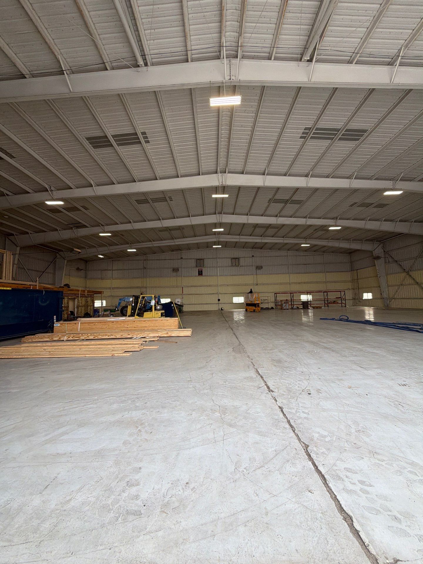 20,000 SF Airplane Hangar  by Apex Insulation Solutions