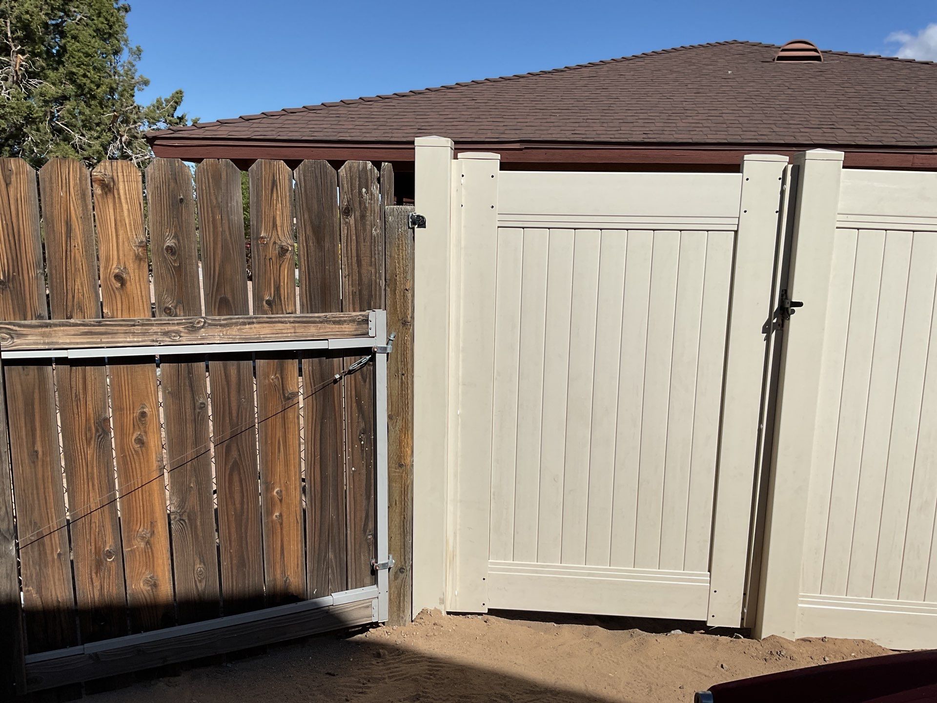 Fence Installation using Vinyl by Fence Guys Inc. 