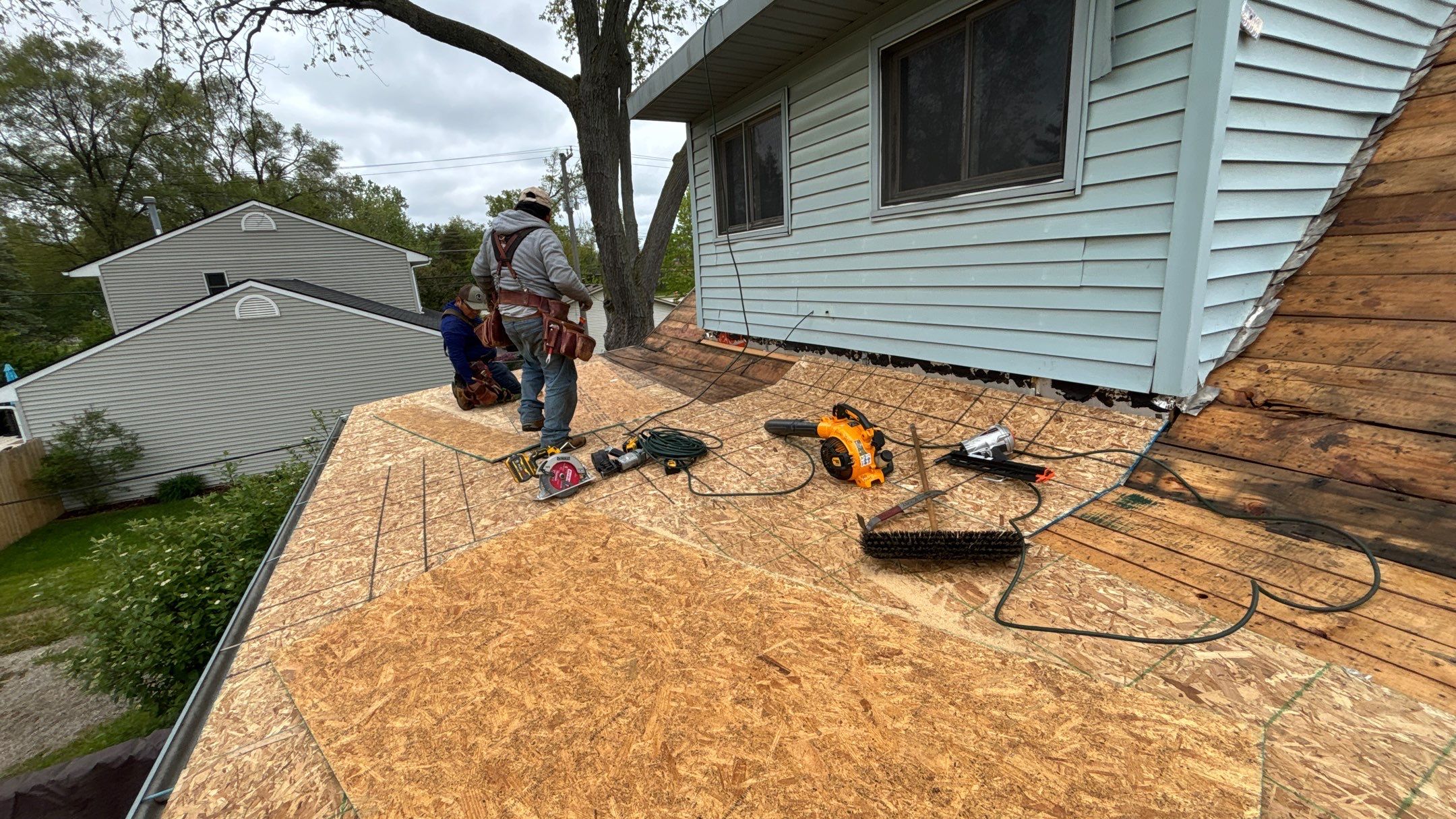 Roof Replacement using Owens Corning Estate Gray by 180 Contractors