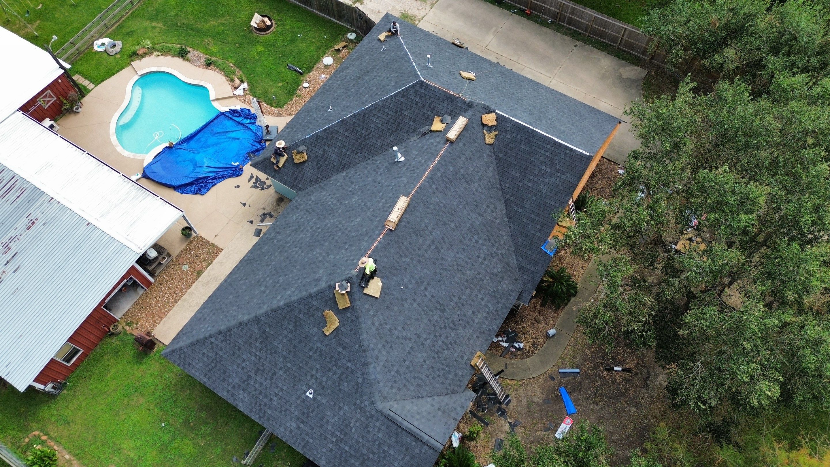 Mont Belvieu Roof Installation using Atlas Pinnacle Pristine by Modern BYLT Roofing & Construction