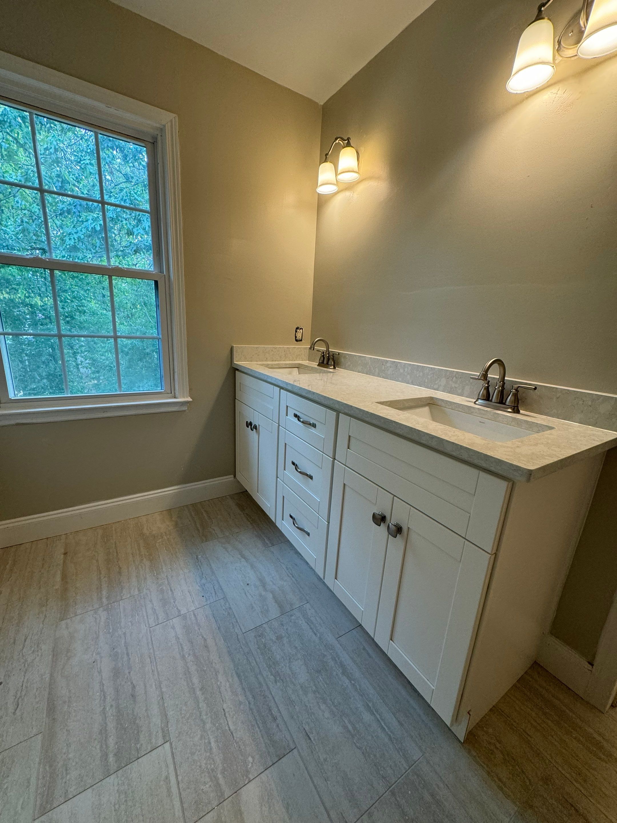 Russet Woods - Bathroom by Pillar and Pine