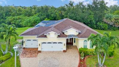 Custom Single-Car Garage Addition and Lanai Cage in Bradenton