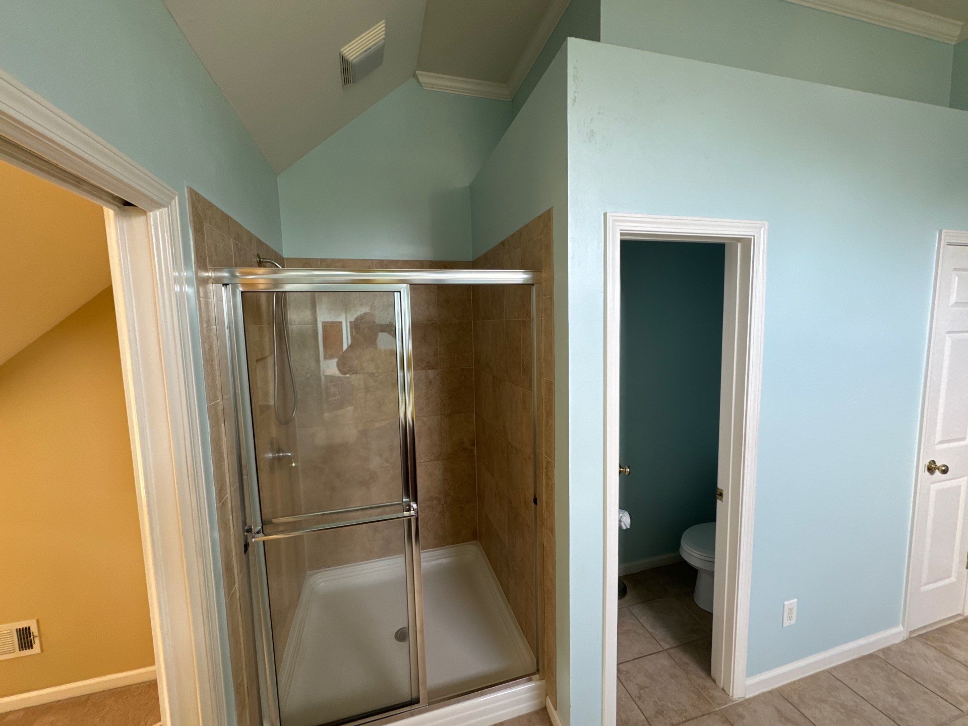 Master bathroom full remodel by Prudencio