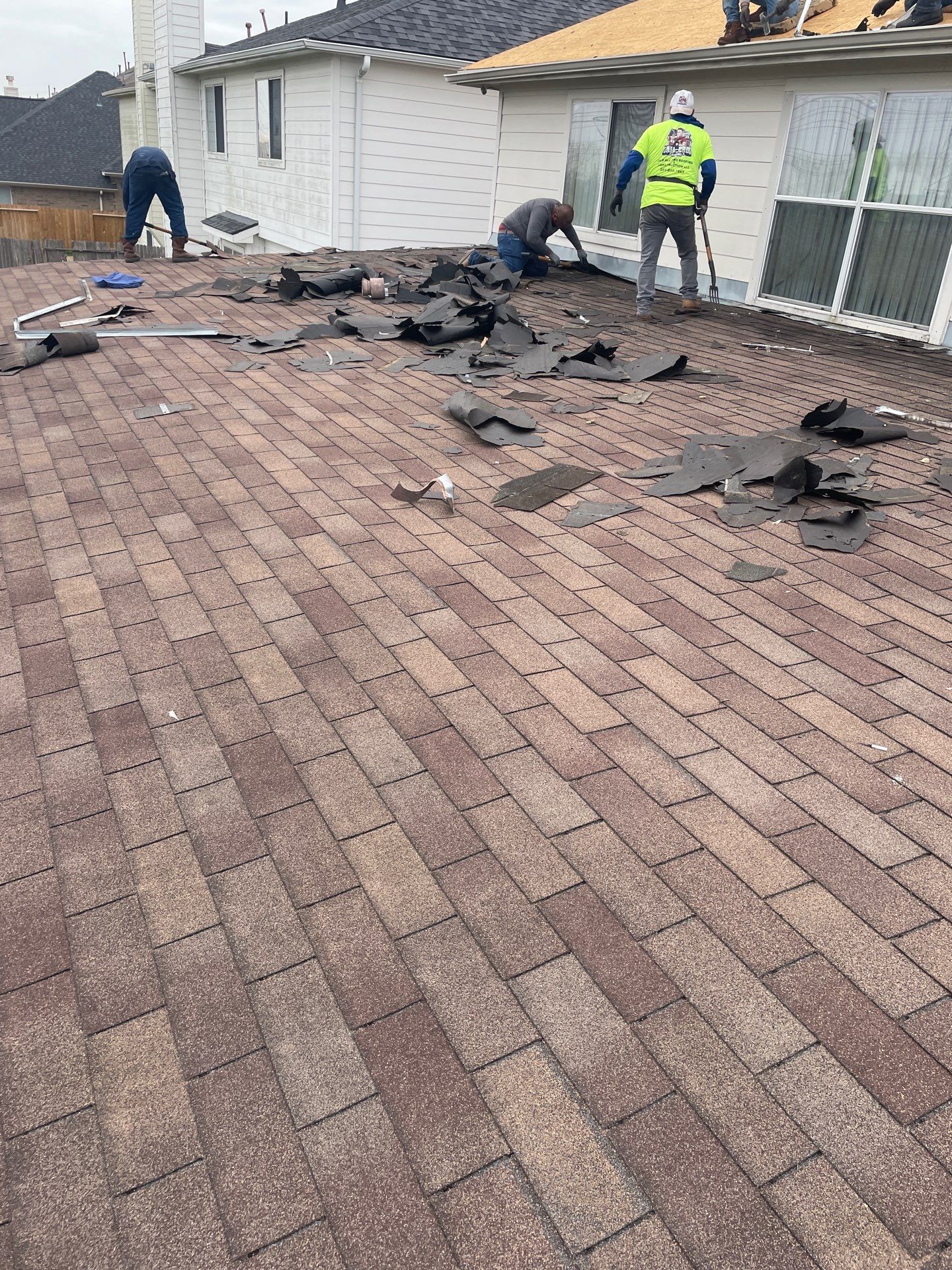 Residential Roofing Installation using Owen's Corning Duration (Lifetime) Shingles by Roof Repair Company