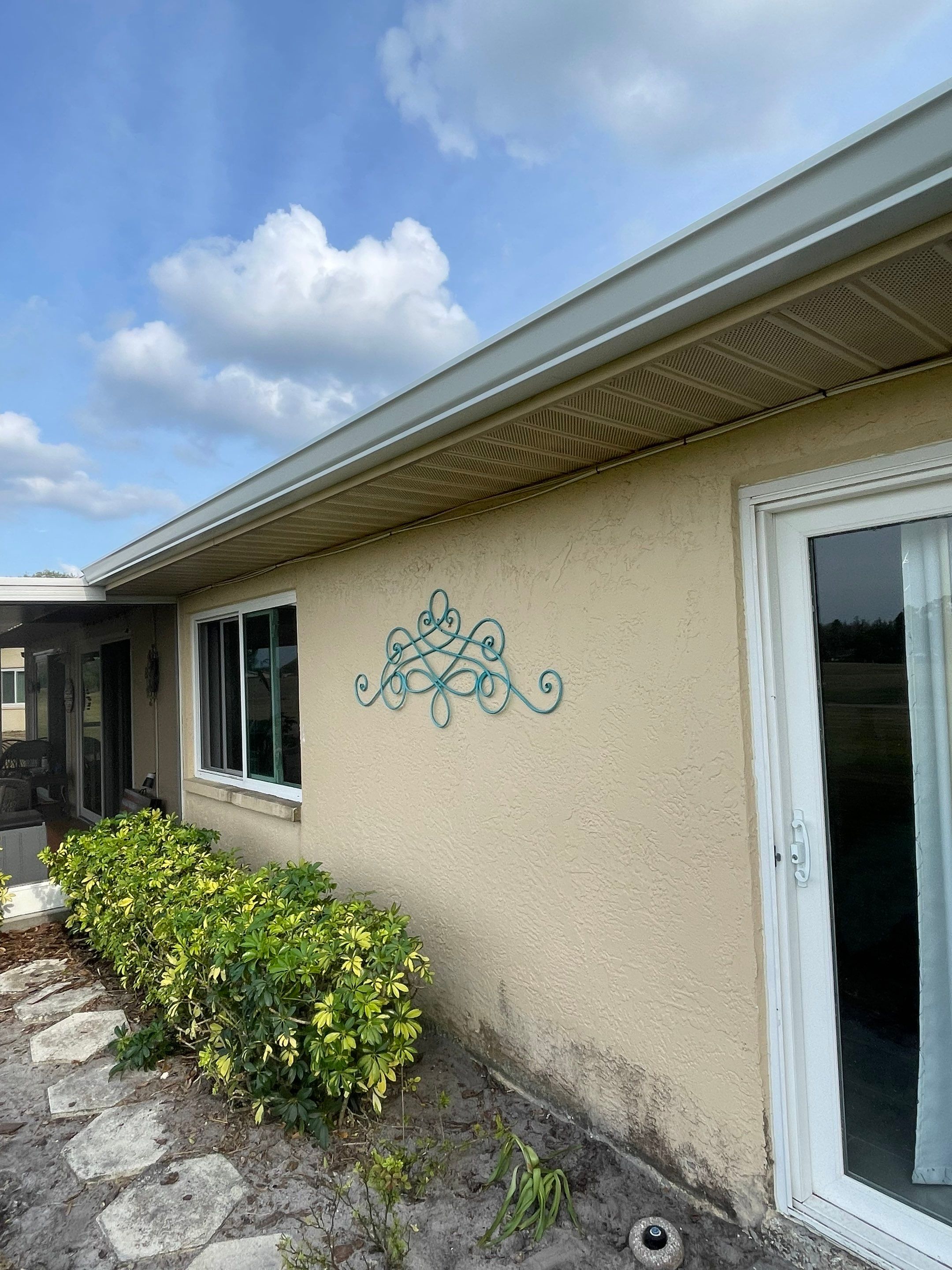 White Vinyl Gutters Installation in Sarasota FL by Gutter Professors