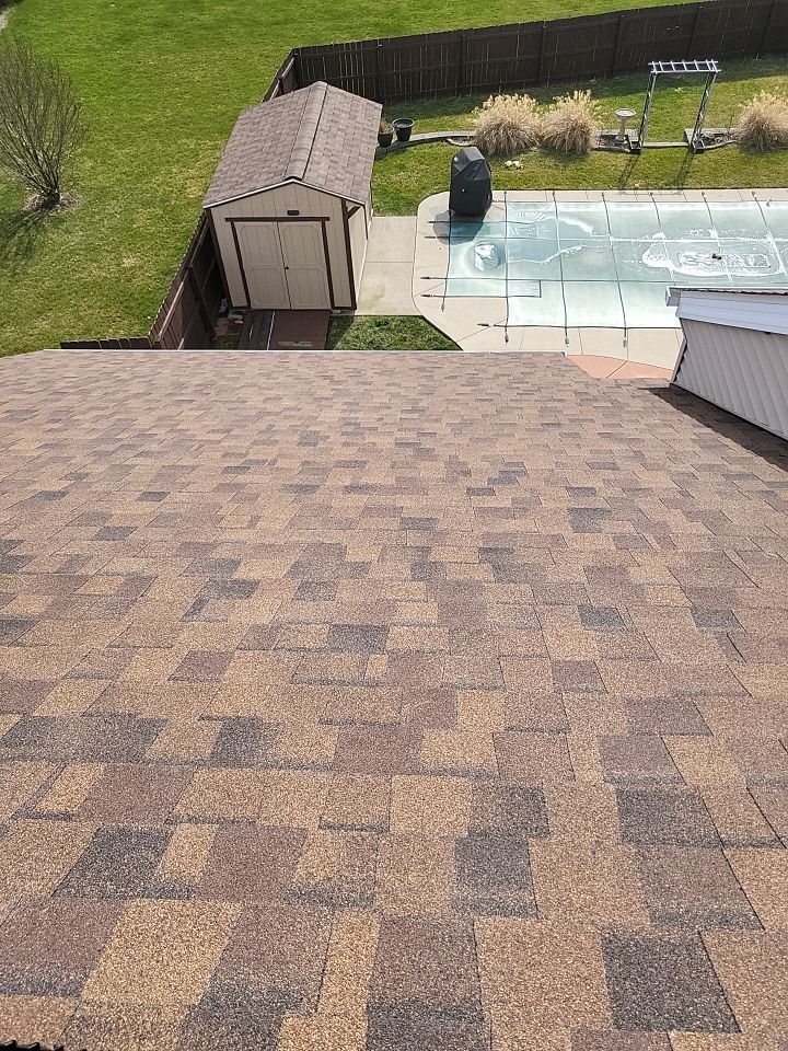 ATLAS PINNACLE COLOR: BURNT HICKORY DRIP EDGE: WHITE by Eagle Eye Roofing