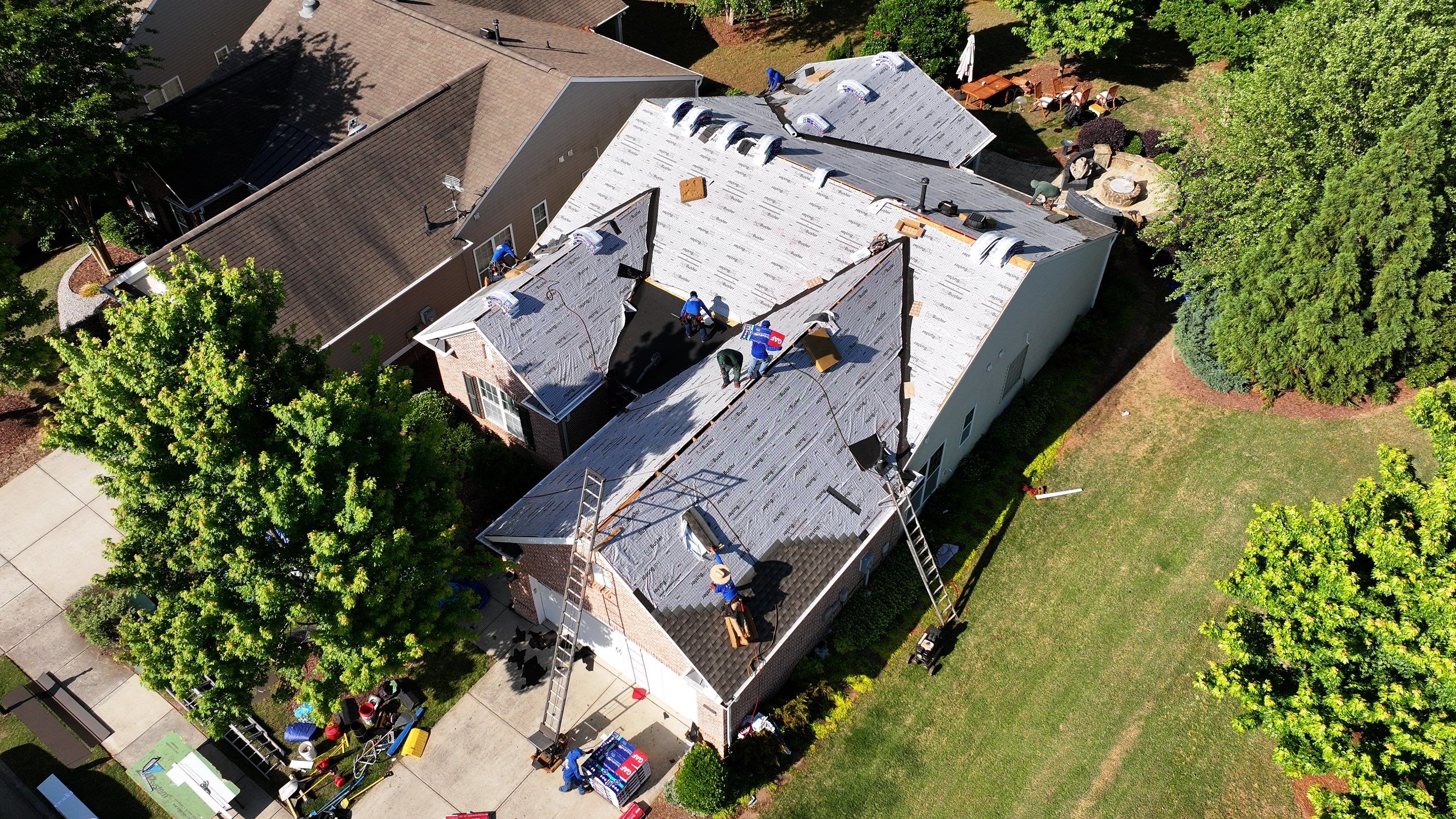 GAF Timberline HDZ Weathered Wood - 5” white gutters by Pro Performance Roofing