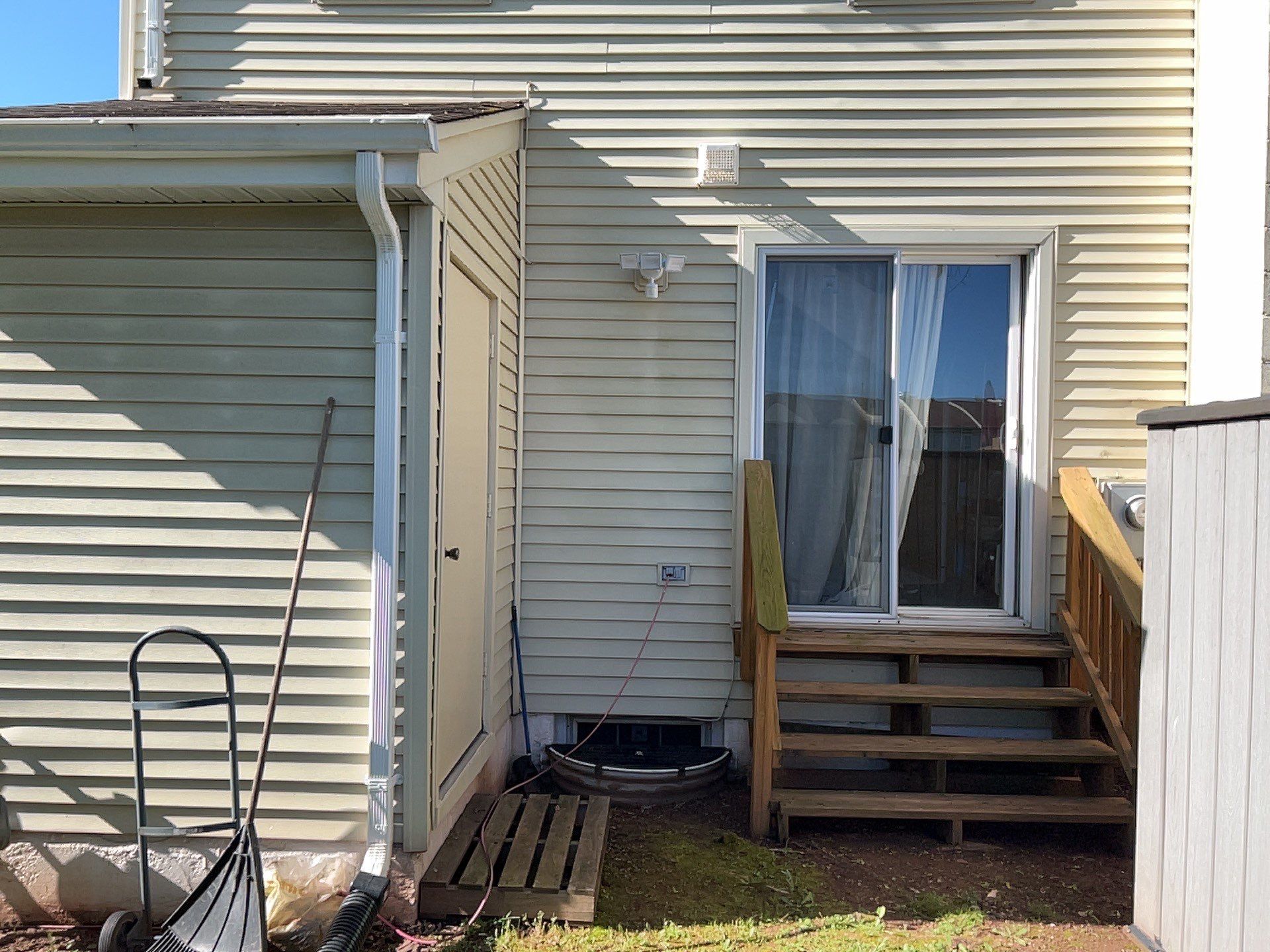 Centreville: CertainTeed Monogram Siding in Sandstone Beige by RM Banning, Inc.