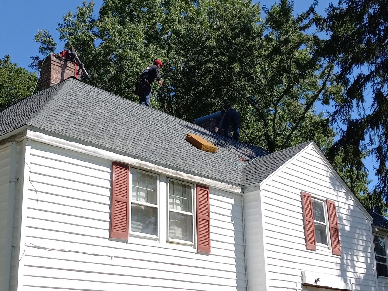 Brand: Atlas Pinnacle Color: Pristine Scotchgard Hearthstone Drip: White by Eagle Eye Roofing