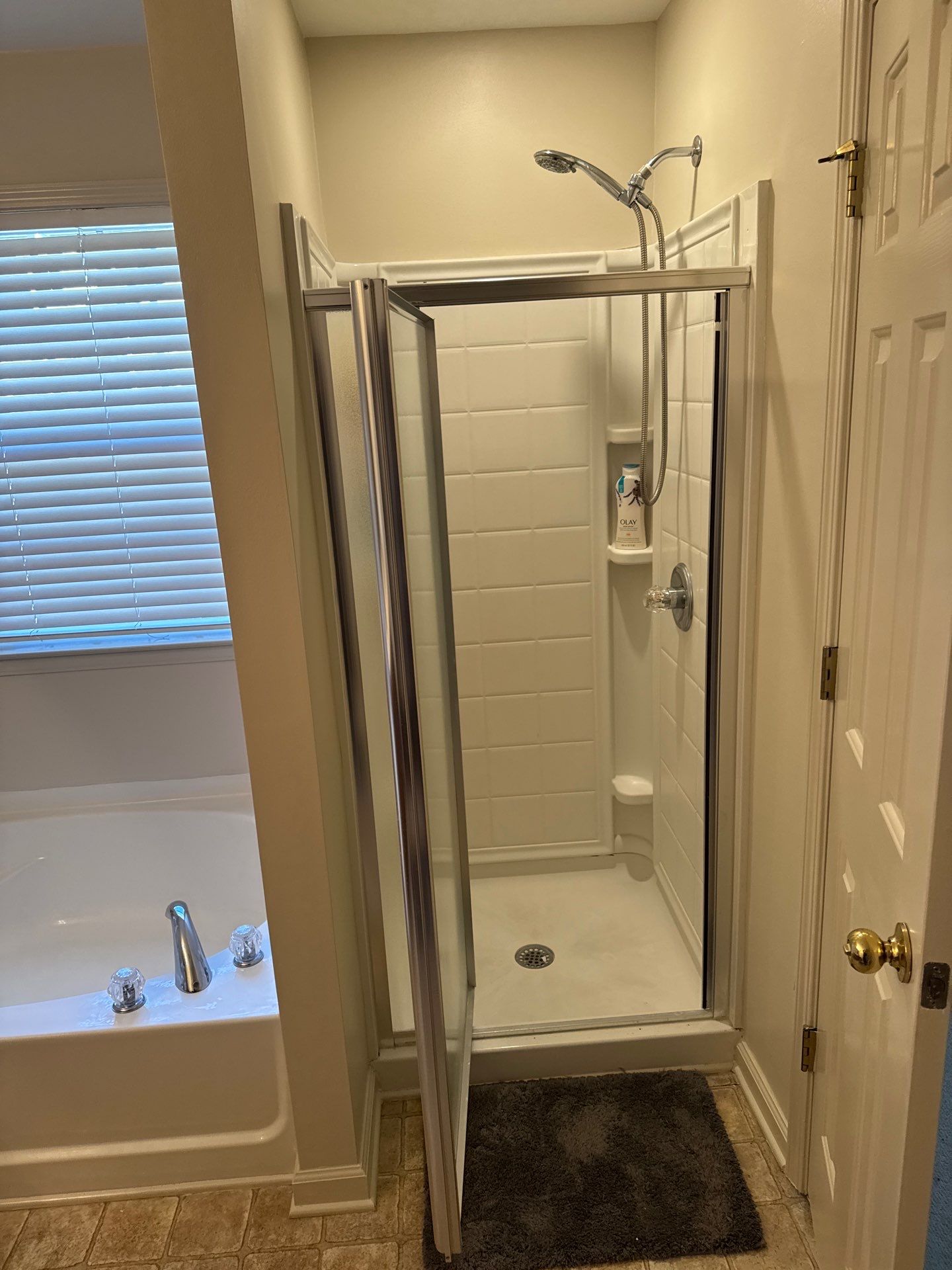 Master bathroom renovation by Prudencio