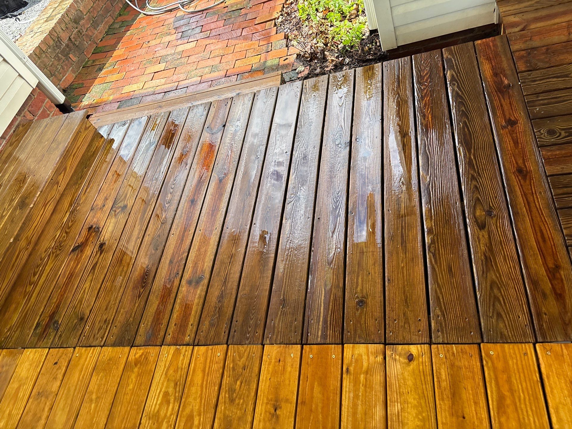 Wood Deck using Wood Sealant by DuraSeal