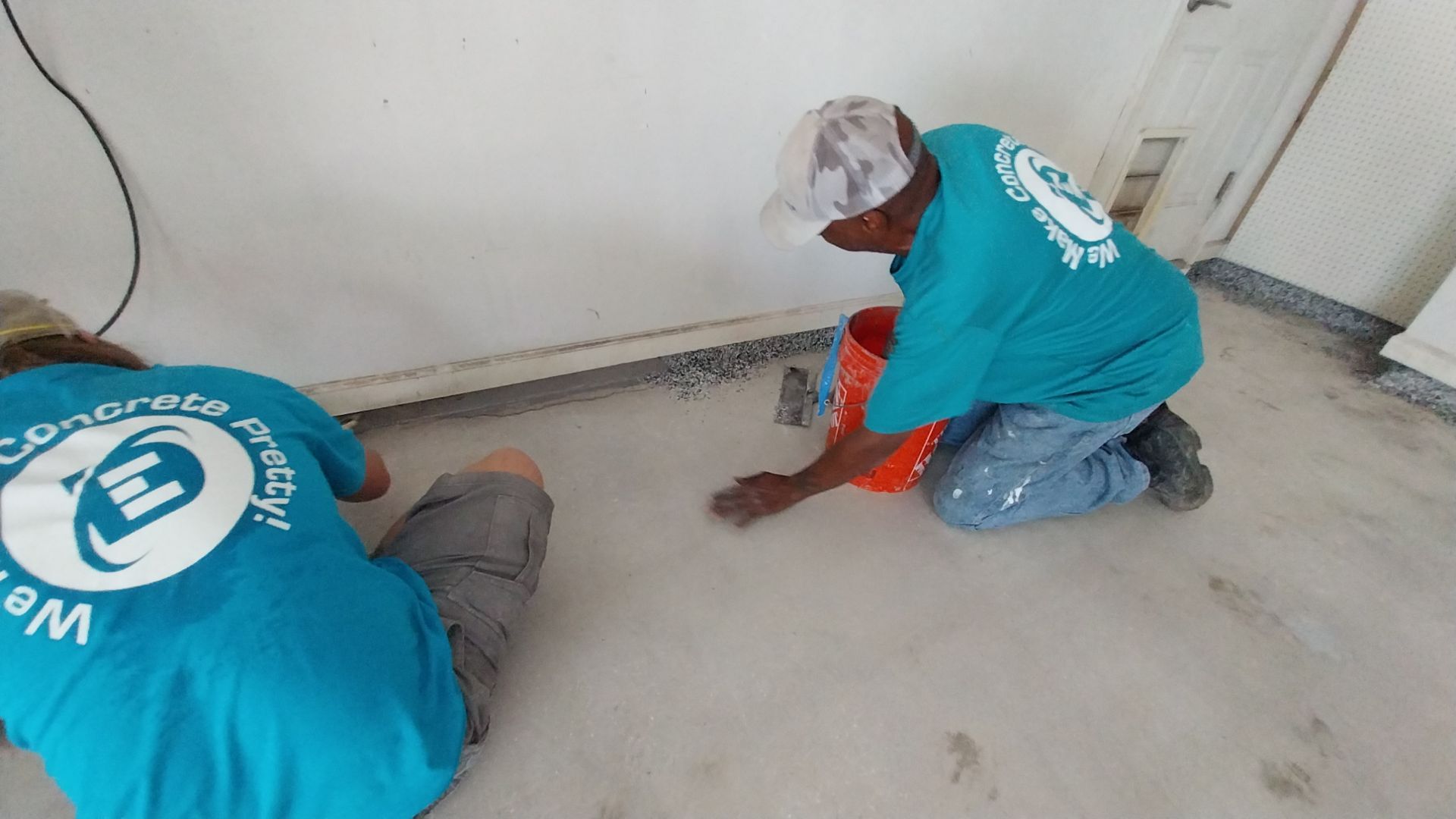 This home’s garage floor before and after is like DAY and NIGHT 🌙 by Deese Elite Concrete Coatings