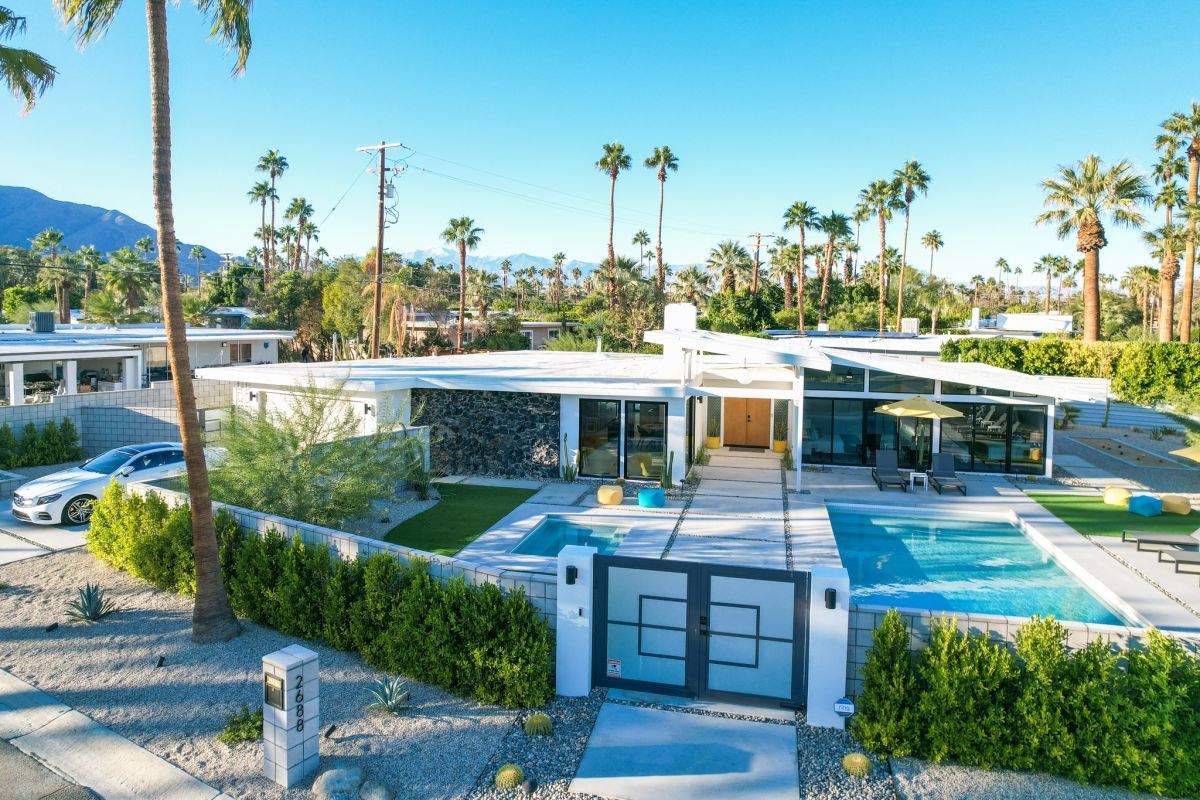 Palm Springs Midcentury Modern Home by One Stop Source