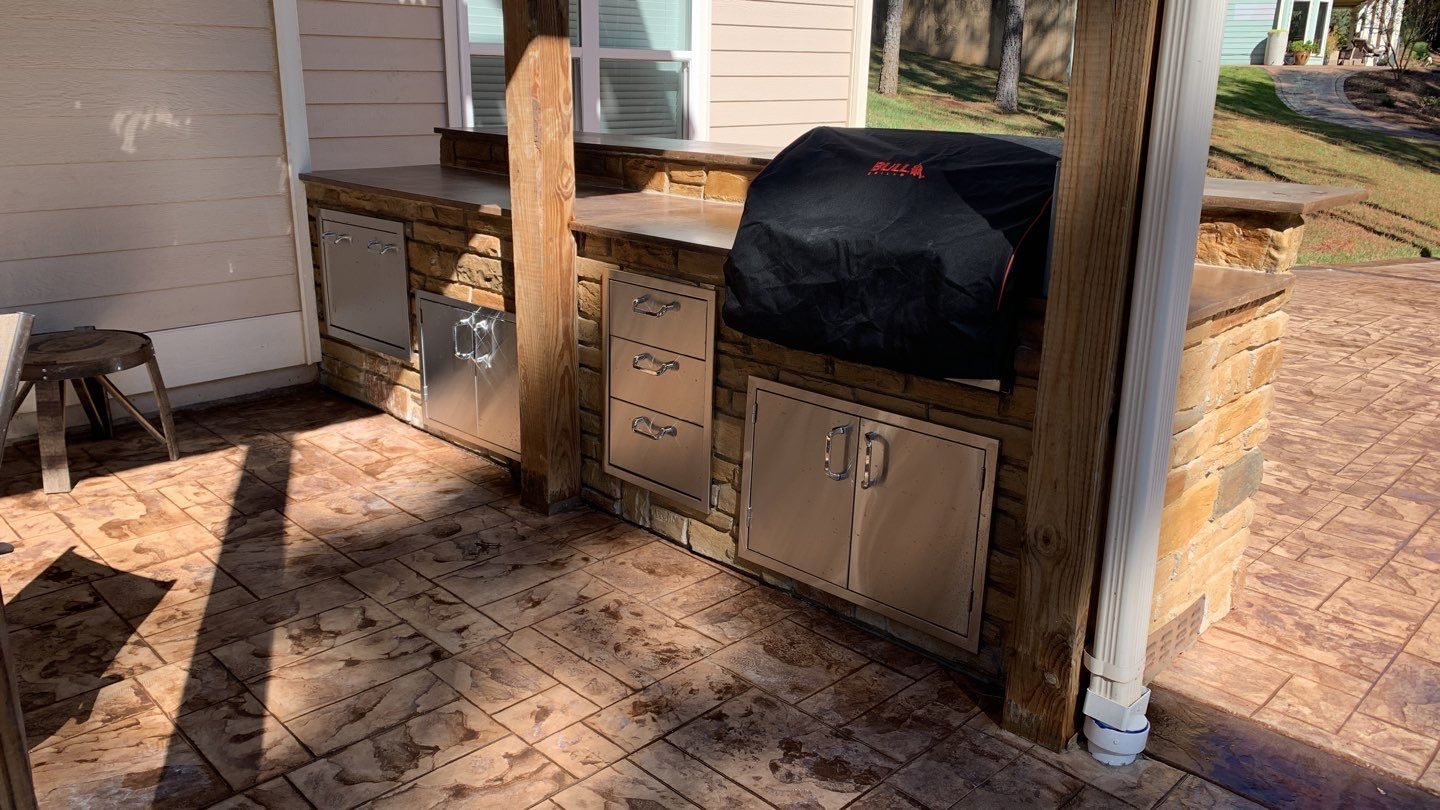 Outdoor Kitchen using Clifrock Panels by Xtreme Concrete Services
