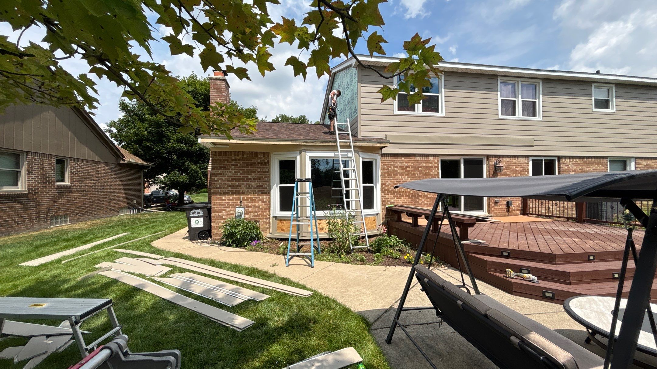 Siding Replacement using Alside S7 Cedar Mill Grain Pebble by 180 Contractors