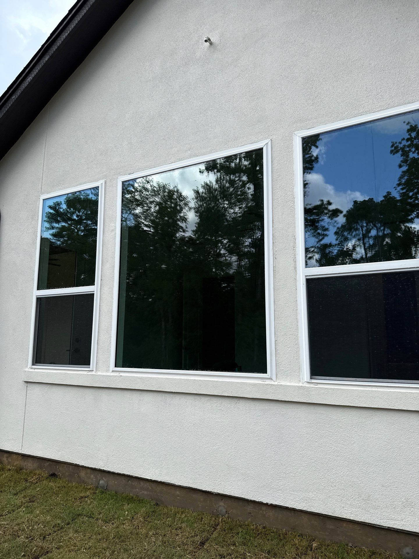 Magnolia Craftsmanship: Stucco and Foam Accents with Stone Integration by Apex Conventional Stucco Llc