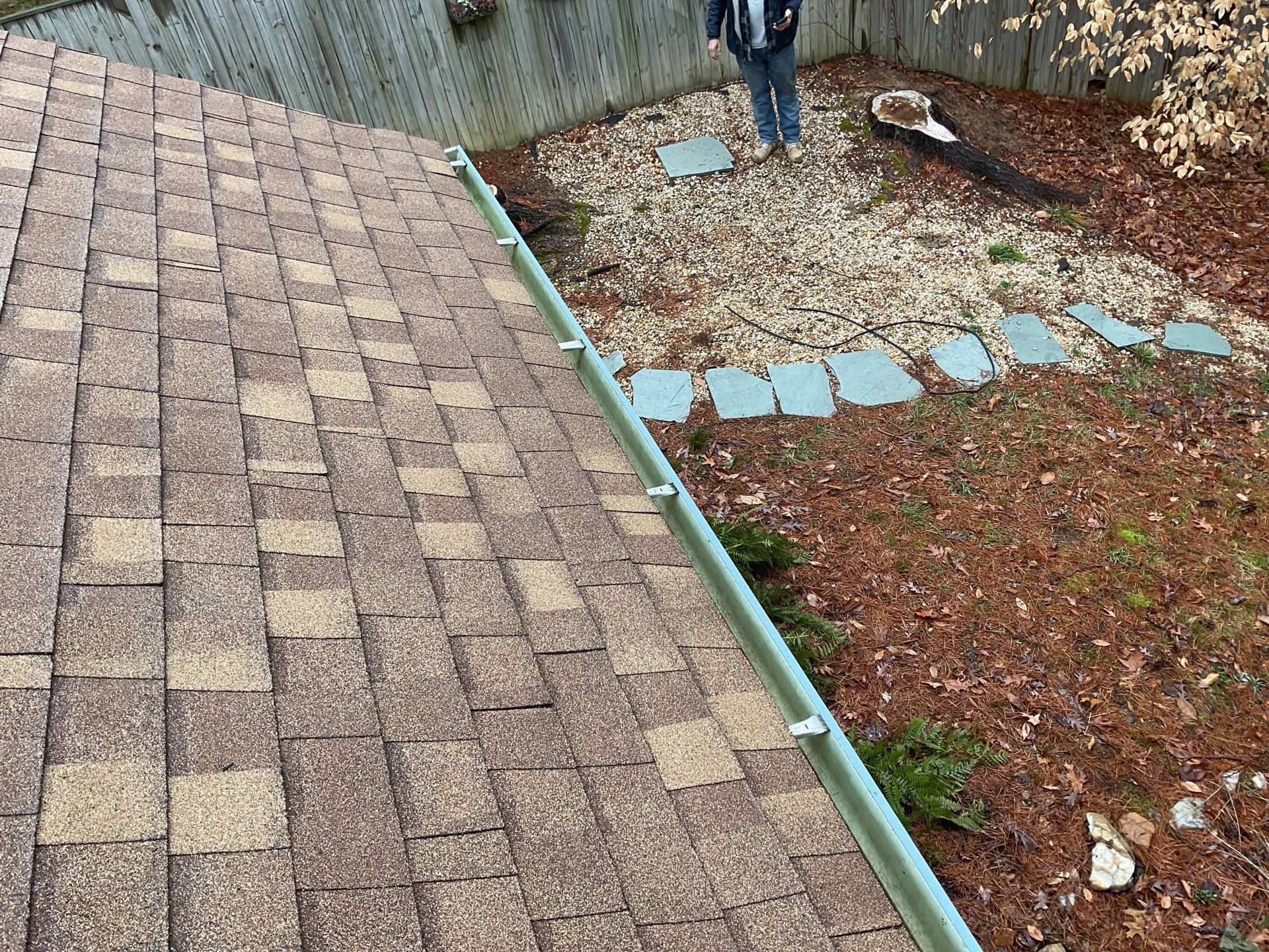 Springfield CertainTeed Landmark in Resawn Shake by RM Banning, Inc.