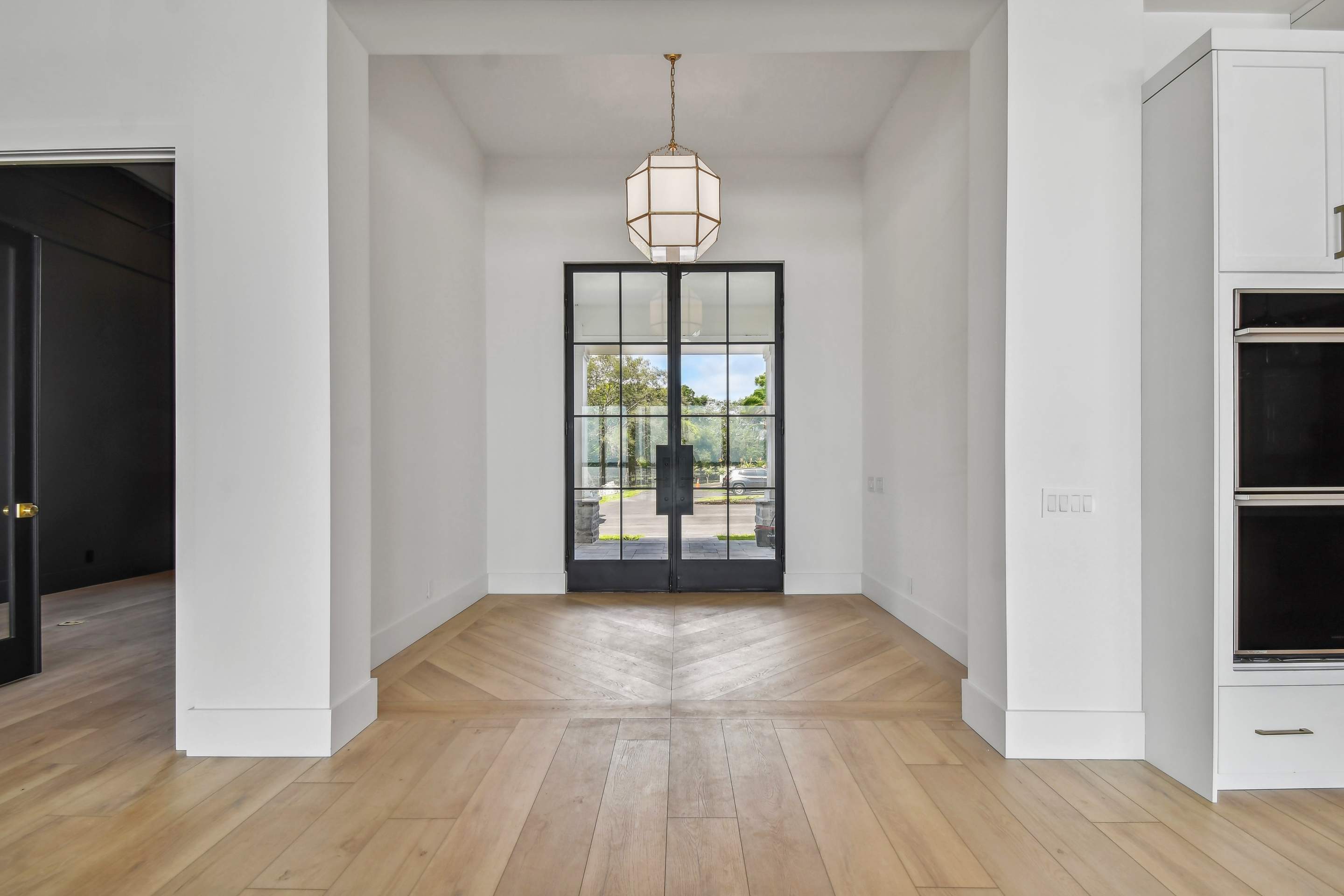 Custom Kingston by Lyons Heritage Tampa, LLC