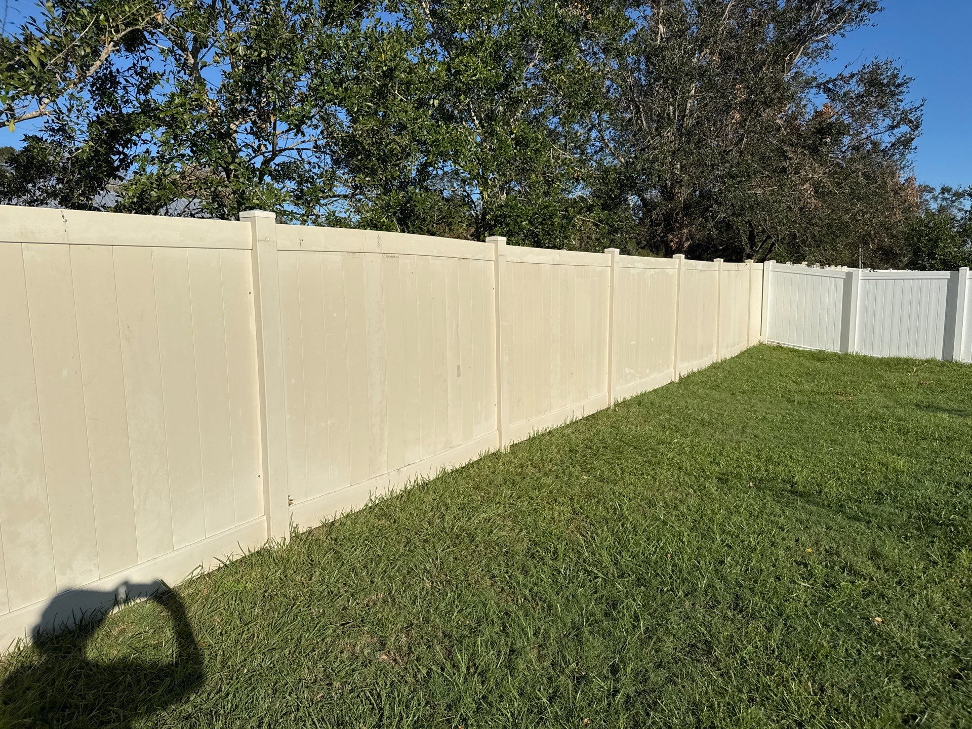 Comprehensive Concrete and Vinyl Fence Cleaning in Willow Walk Community, Palmetto, FL by Sunshine AquaWash
