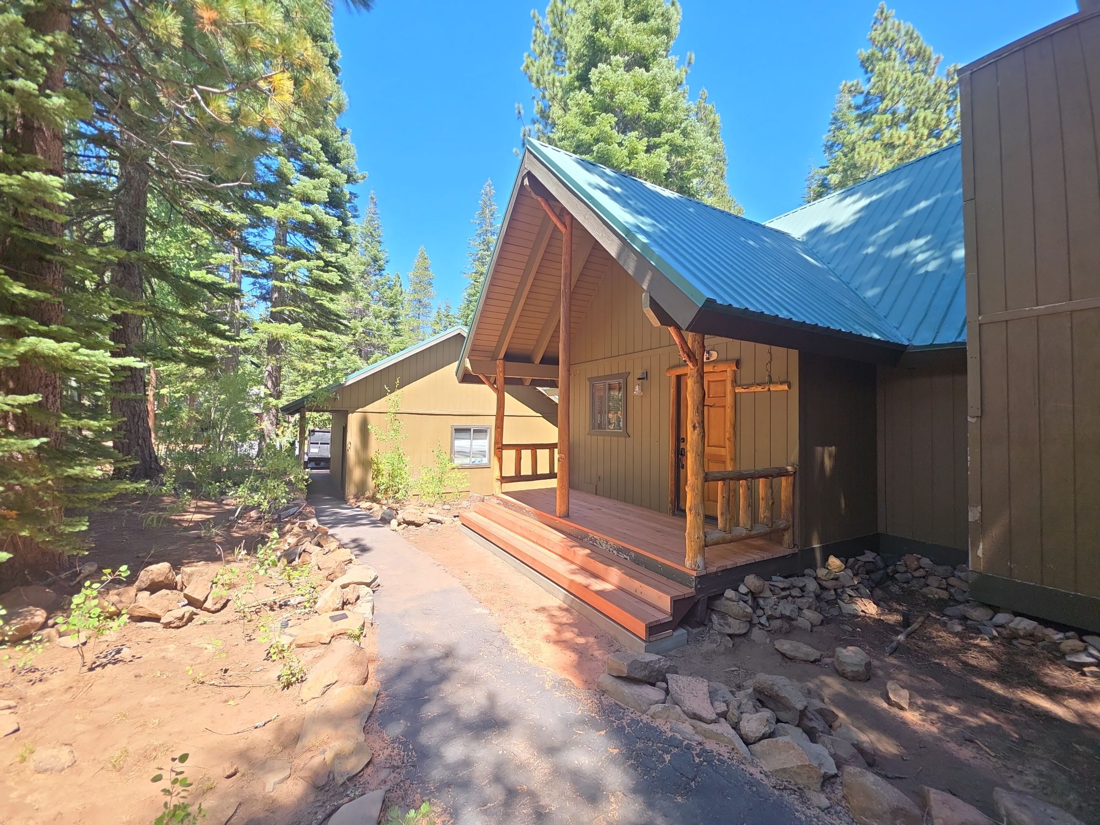 Entry Deck by The Tahoe Tradesman