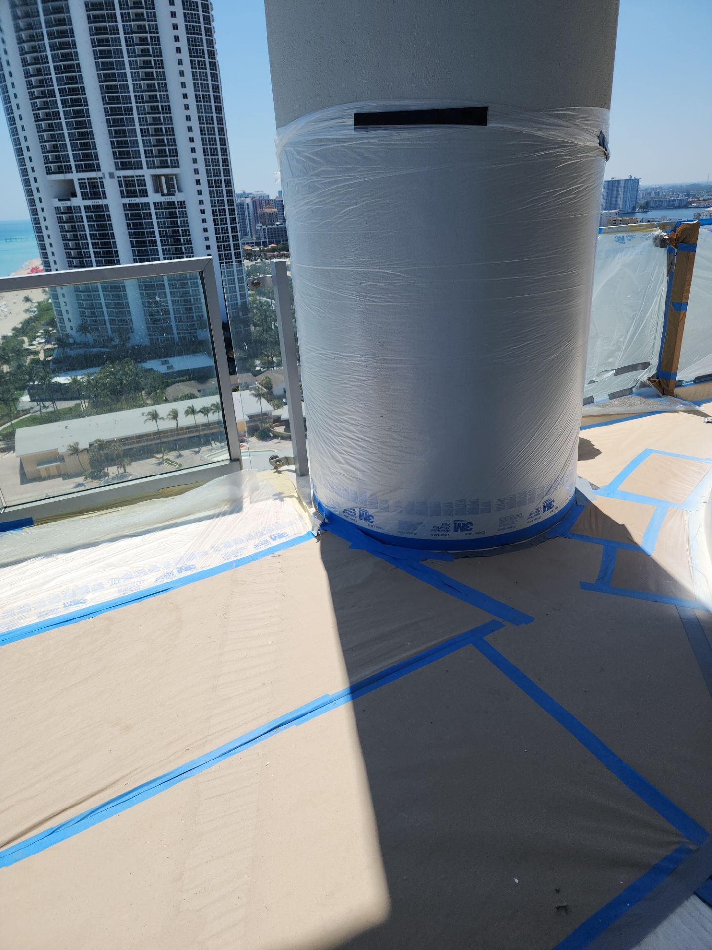 Microtopping over Furniture by Seamless Surfaces