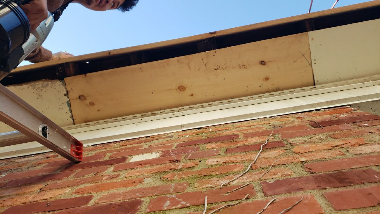 Arlington: CertainTeed Landmark Pro Designer Shingles in Max Def Burnt Sienna by RM Banning, Inc.